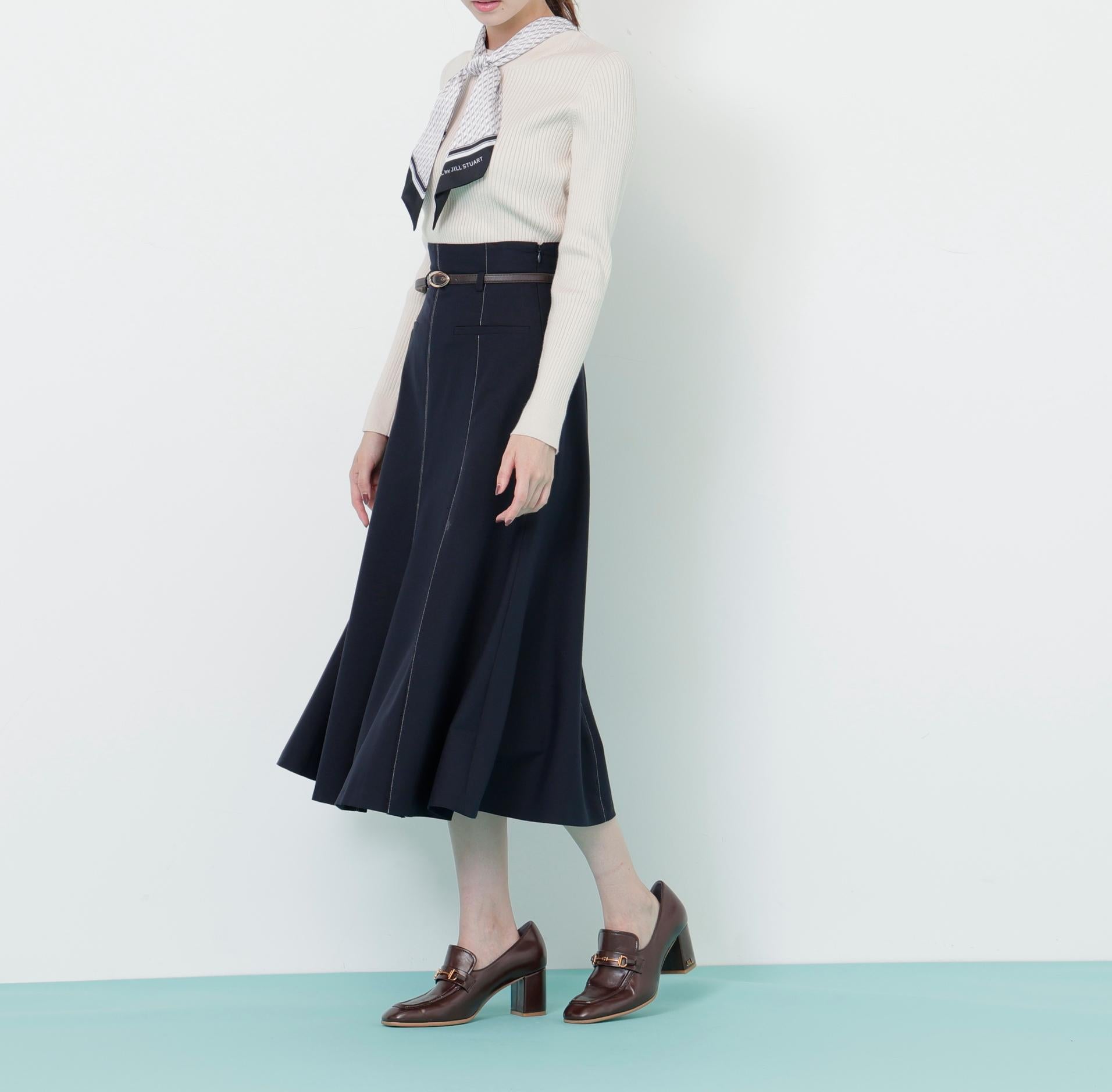 細ベルト付きセミフレアスカート ネイビー