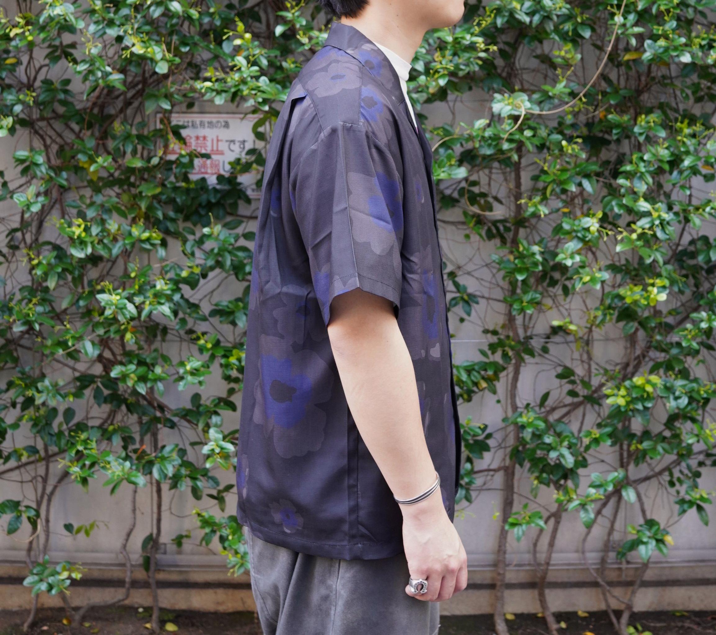 B omnivore/ビーオムニボー　FLOWER S/S SHIRT ブラック