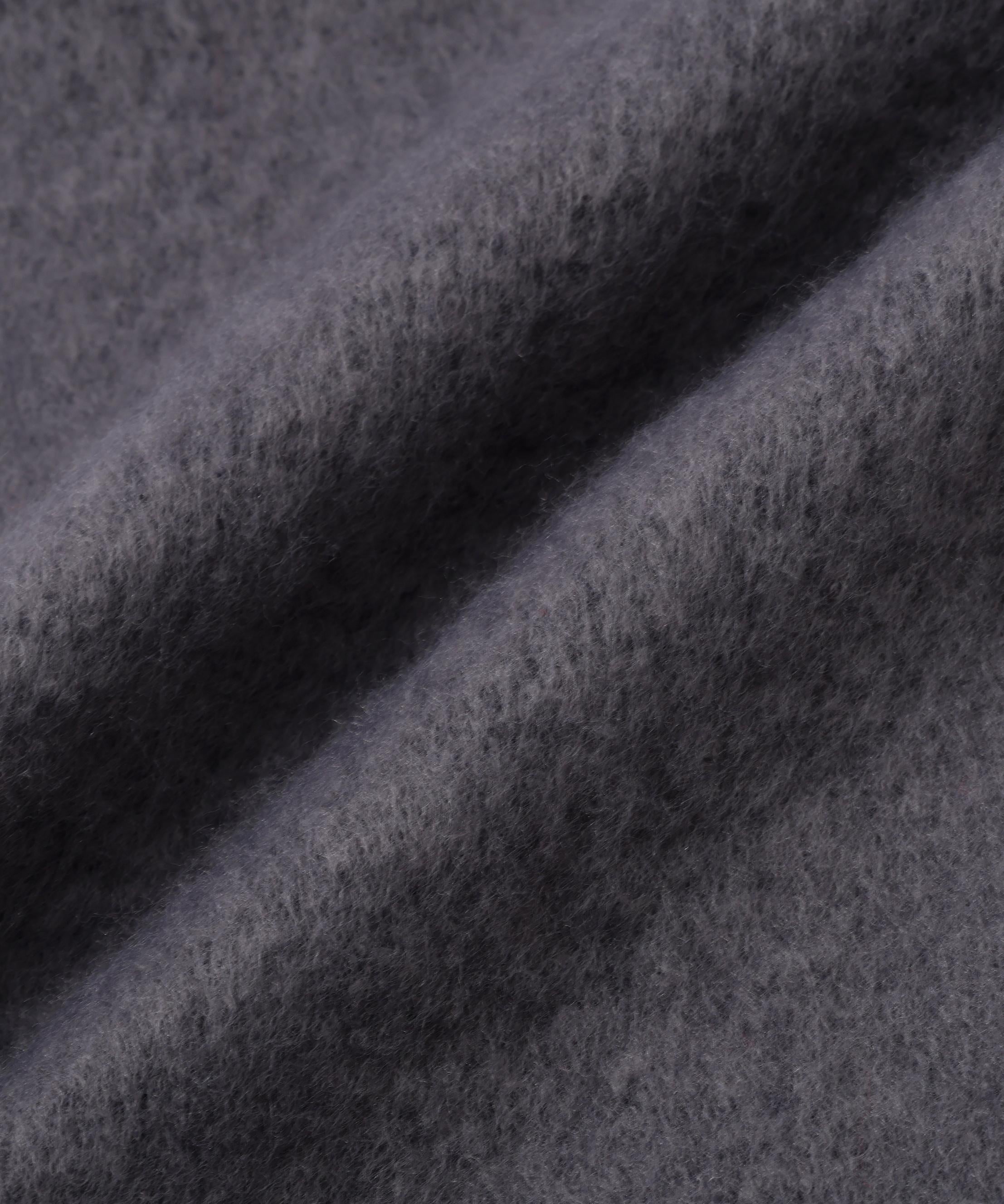 ループヤーンフラッフィーストール チャコール1