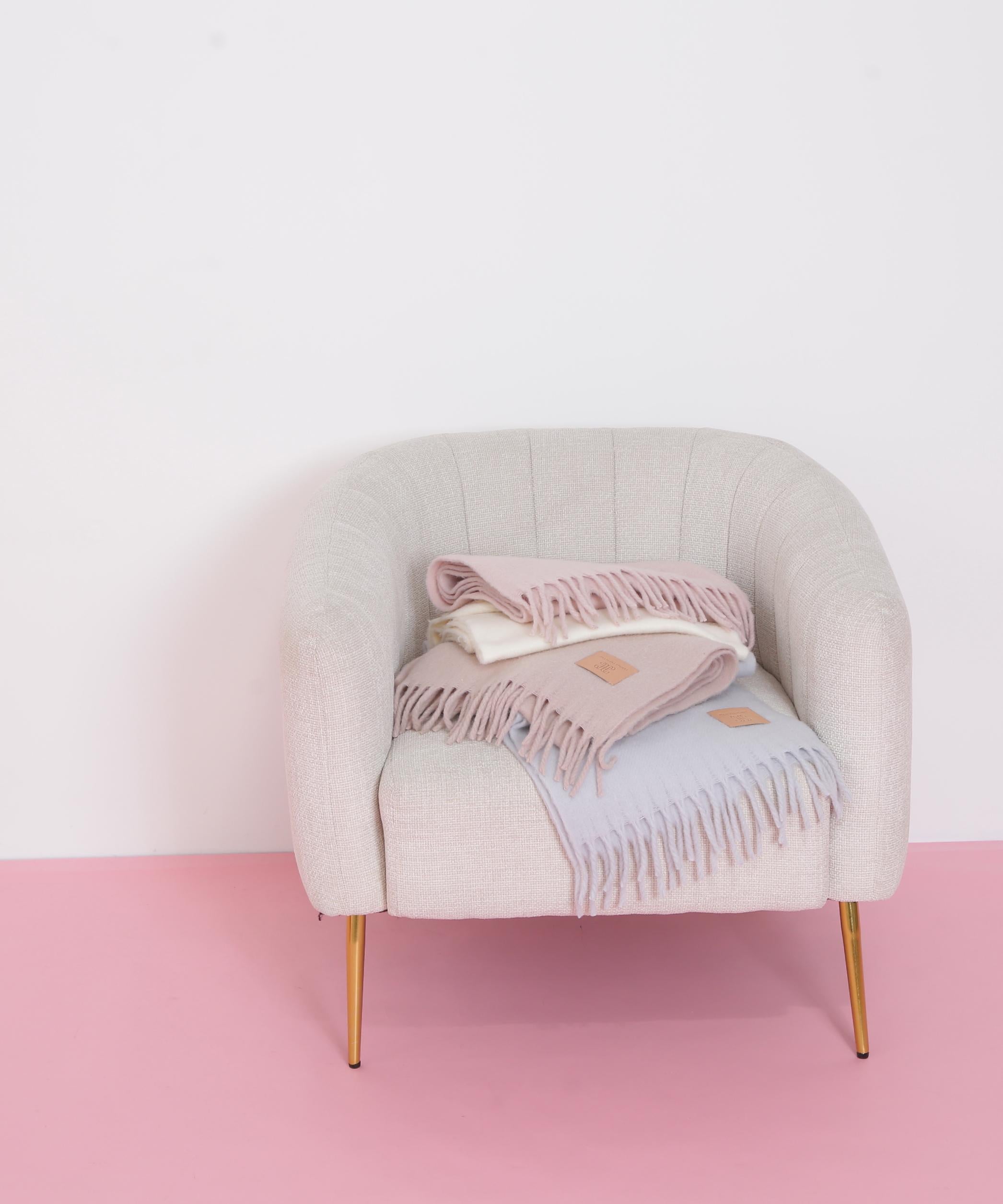 レザータグループヤーンストール ベージュ