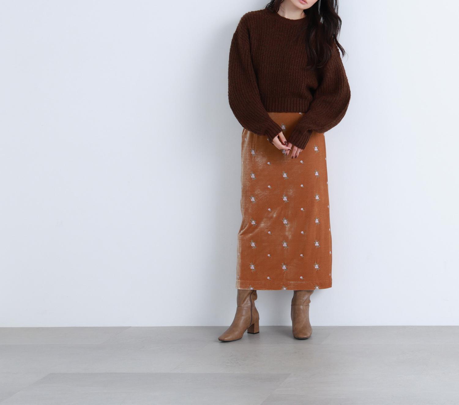 フラワー刺繍ベロアスカート ベージュベース2