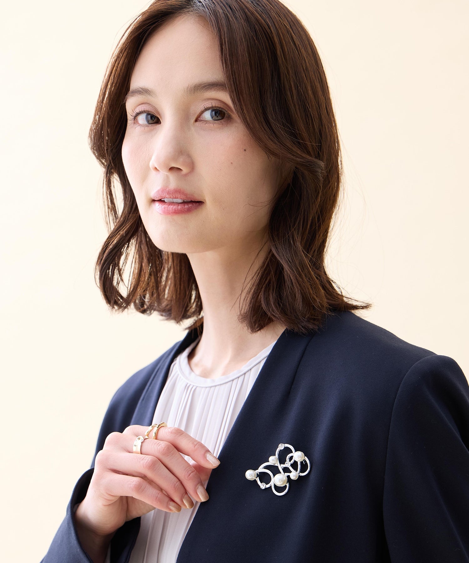 エーシーデザインバイアルファキュービック A/C DESIGN BY ALPHA CUBIC パールモチーフブローチ （シルバー） シルバー