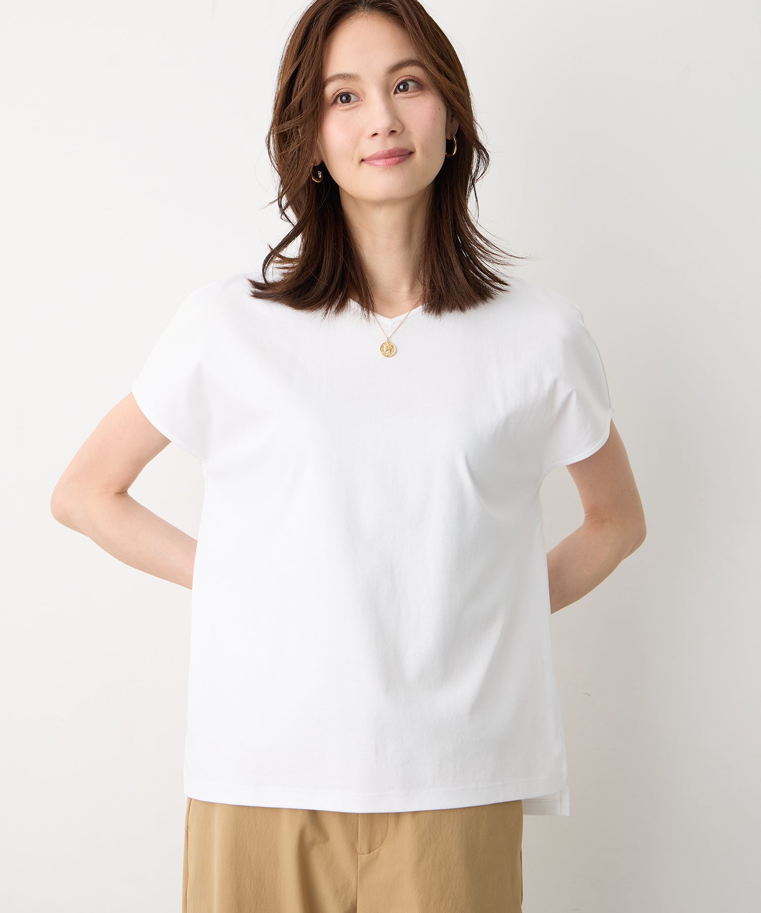 エーシーデザインバイアルファキュービック A/C DESIGN BY ALPHA CUBIC フレンチVネックTシャツ【すごツヤ】 （ライトグレー） ライトグレー