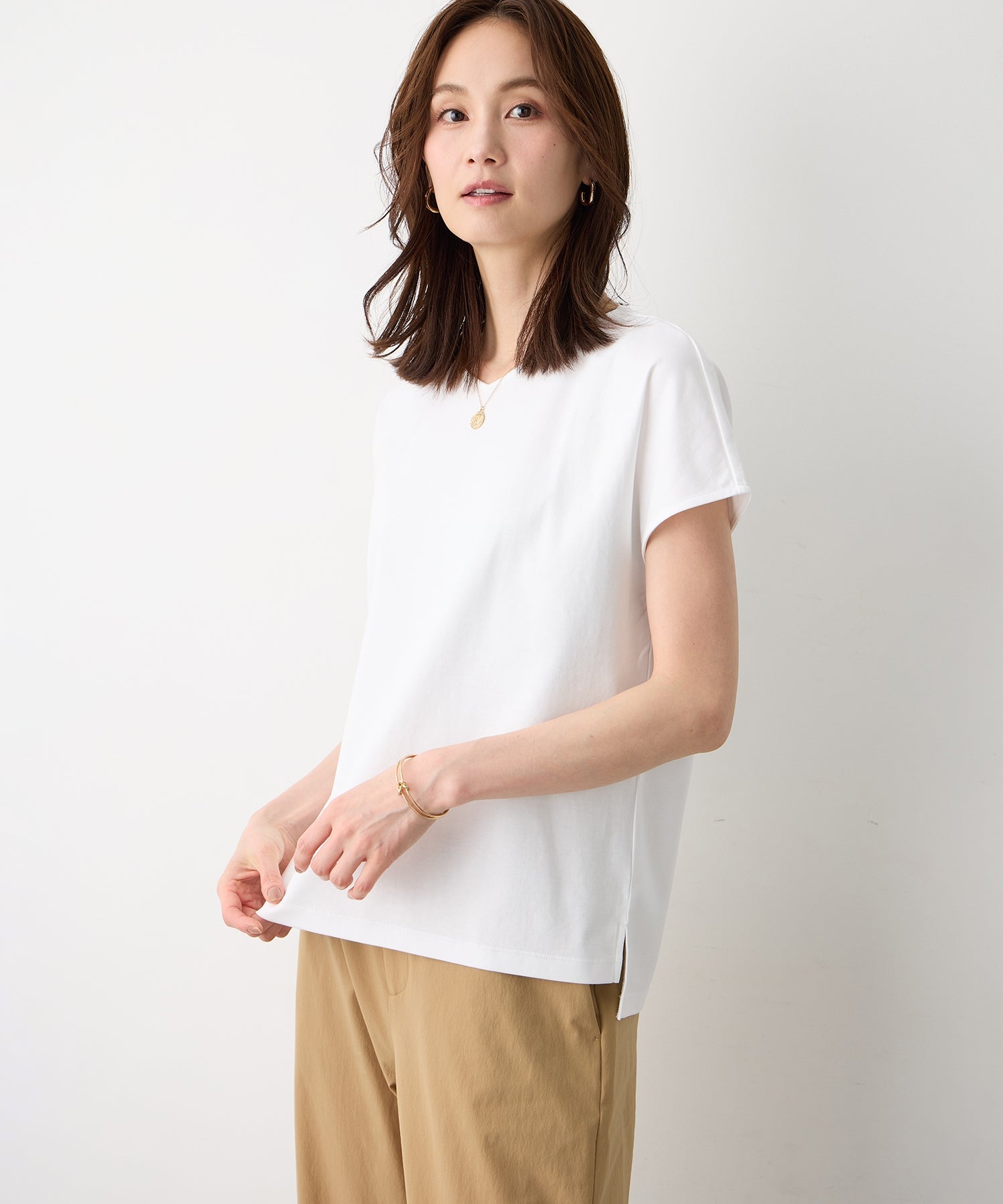 エーシーデザインバイアルファキュービック A/C DESIGN BY ALPHA CUBIC フレンチVネックTシャツ【すごツヤ】 （ライトグレー） ライトグレー