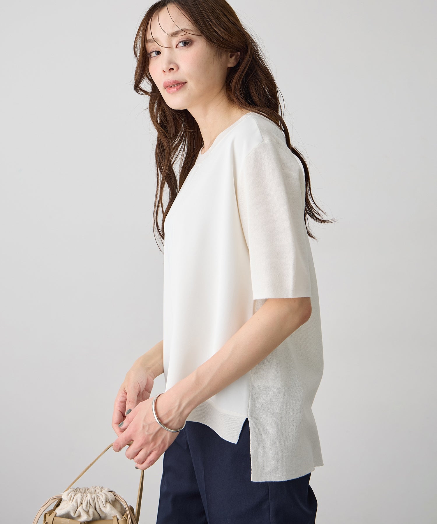 エーシーデザインバイアルファキュービック A/C DESIGN BY ALPHA CUBIC フレンチVネックTシャツ【すごツヤ】 （ライトグレー） ライトグレー
