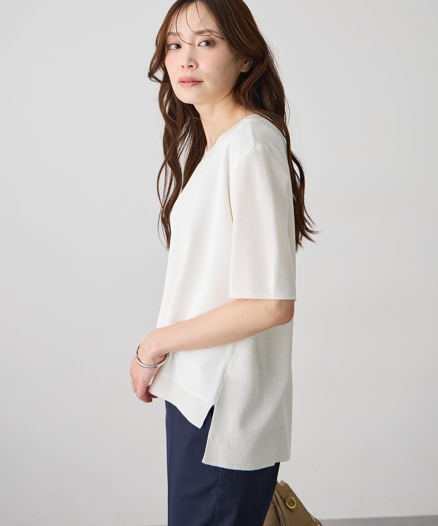 エーシーデザインバイアルファキュービック A/C DESIGN BY ALPHA CUBIC フレンチVネックTシャツ【すごツヤ】 （ライトグレー） ライトグレー