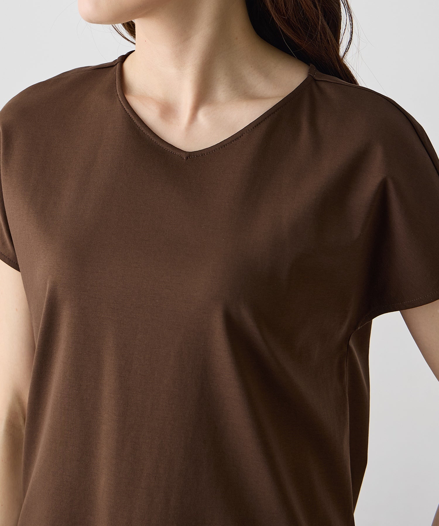 エーシーデザインバイアルファキュービック A/C DESIGN BY ALPHA CUBIC フレンチVネックTシャツ【すごツヤ】 （ライトグレー） ライトグレー
