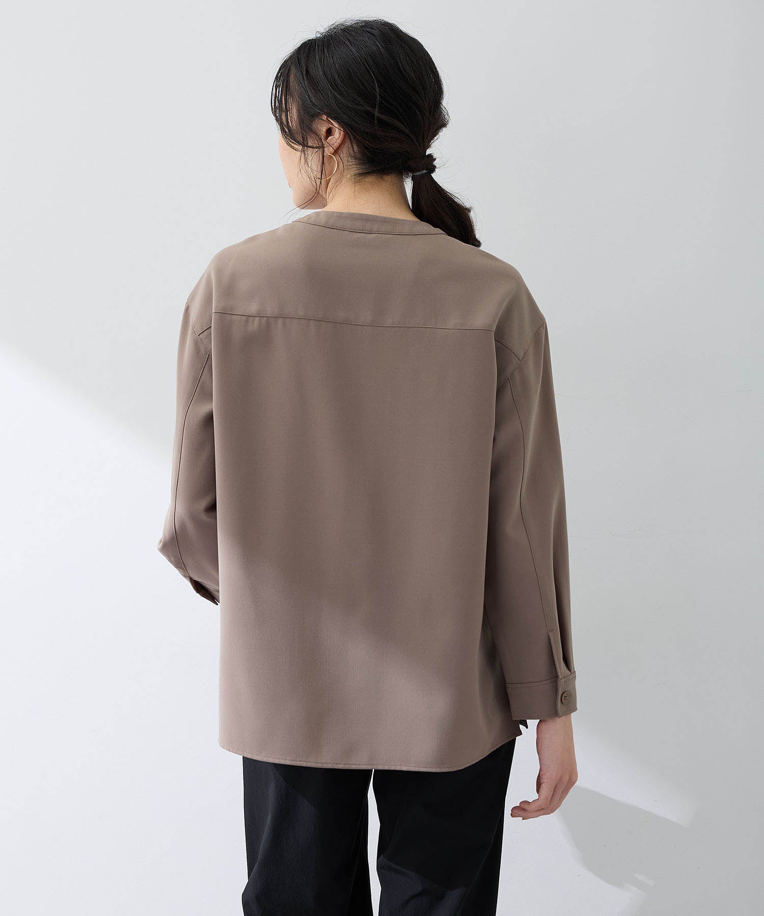 エーシーデザインバイアルファキュービック A/C DESIGN BY ALPHA CUBIC 【美モーション】ストレッチノーカラーシャツジャケット【接触冷感・UVカット】 （ブラック） ブラック