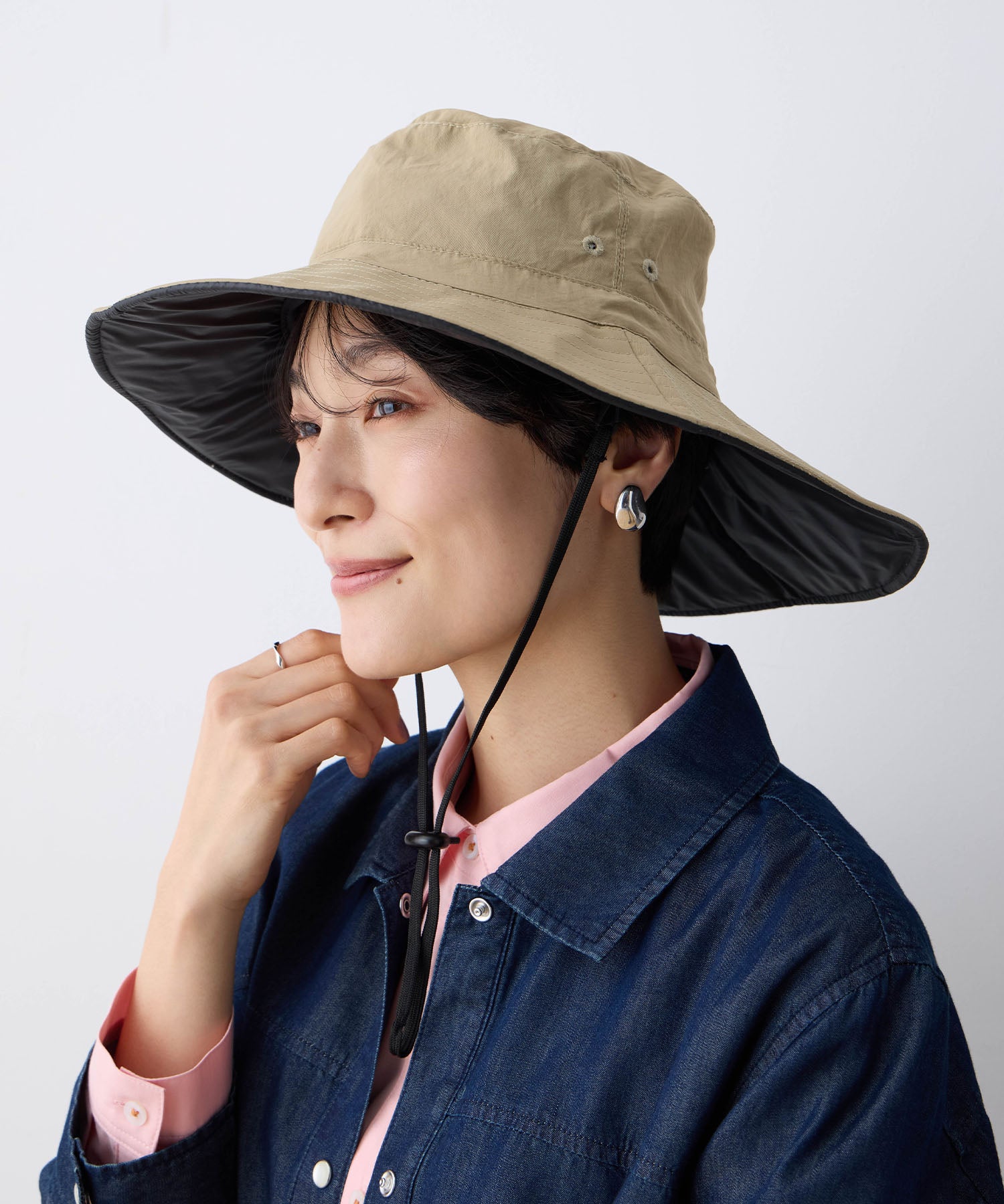 エーシーデザインバイアルファキュービック A/C DESIGN BY ALPHA CUBIC 【Wpc.】UVカット接触冷感つば広サファリハット【帽子 ハット つば部分 完全遮光100％＆完全UVカット100％生地 UPF50+ あご紐付き 調整可能 撥 （ブラック） ブラック