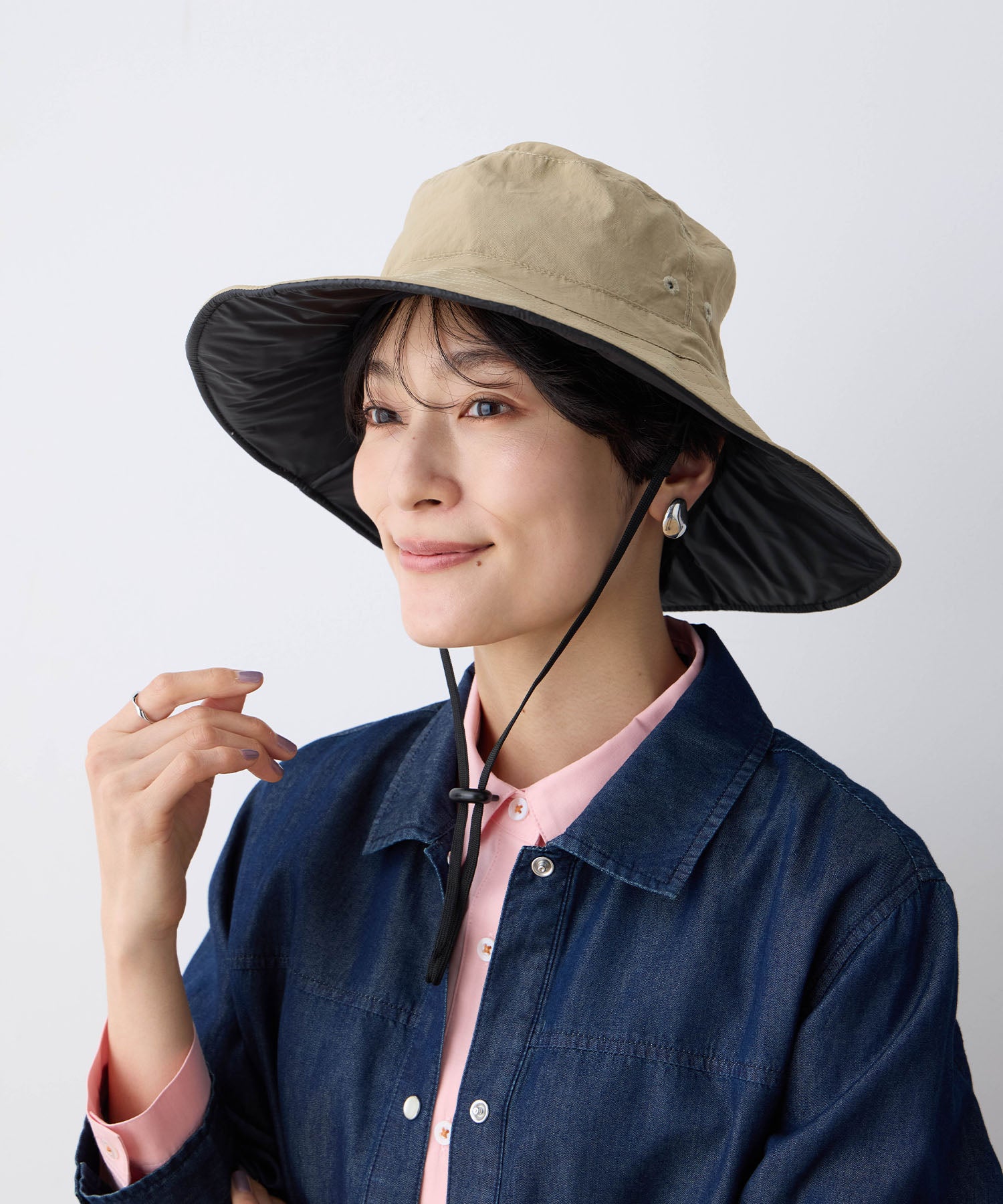 エーシーデザインバイアルファキュービック A/C DESIGN BY ALPHA CUBIC 【Wpc.】UVカット接触冷感つば広サファリハット【帽子 ハット つば部分 完全遮光100％＆完全UVカット100％生地 UPF50+ あご紐付き 調整可能 撥 （ブラック） ブラック