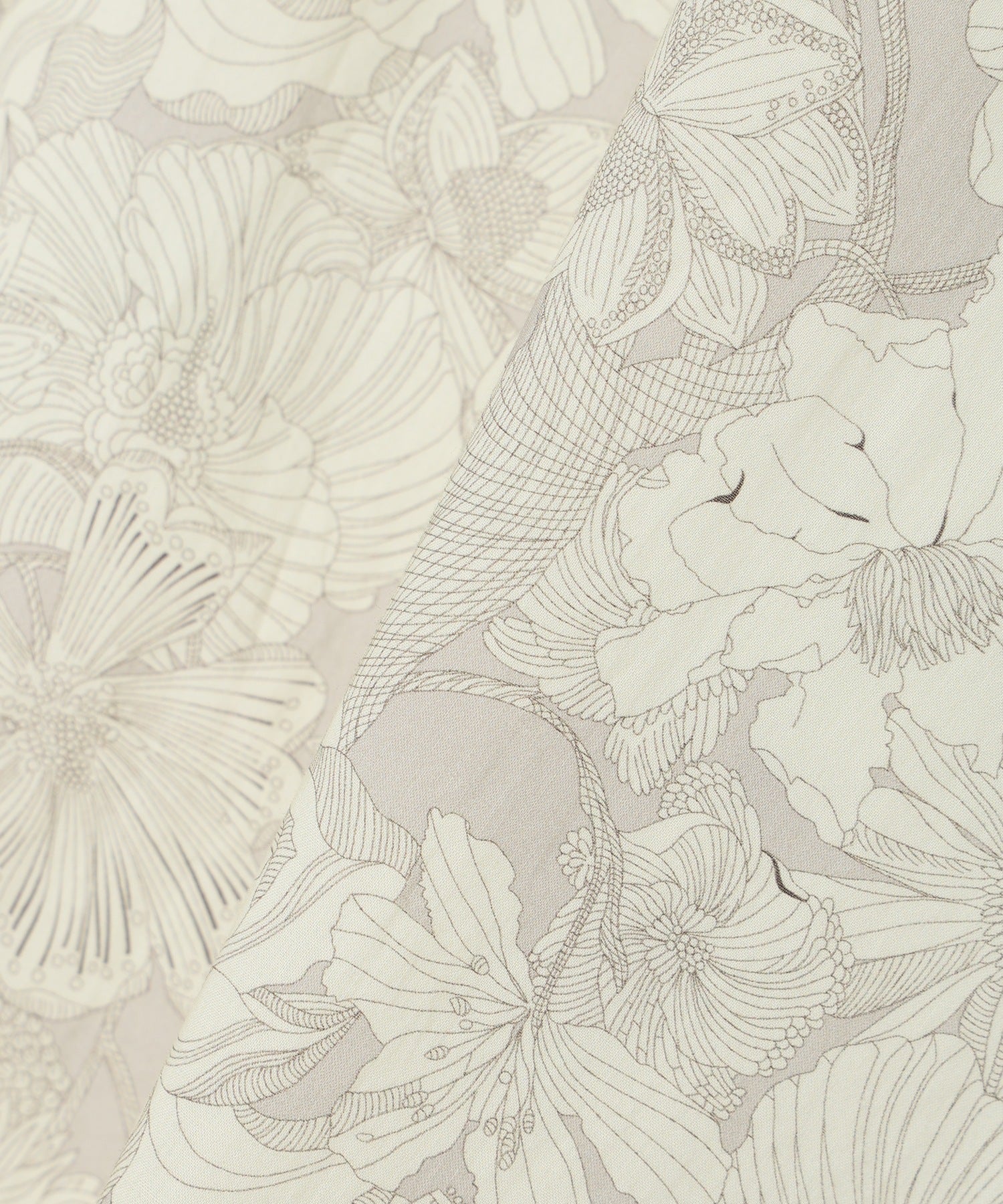 エーシーデザインバイアルファキュービック A/C DESIGN BY ALPHA CUBIC 【Liberty】リバティプリントタックスリーブブラウス （ネイビー） ネイビー