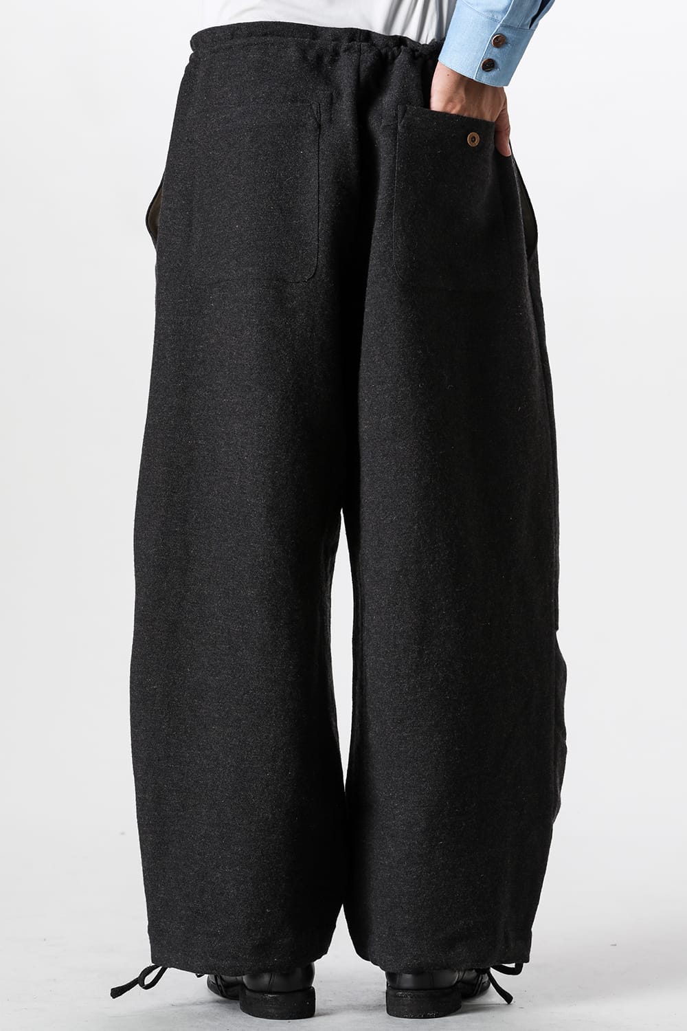 アヴィヴァ ジフェイ シュエ Aviva Jifei Xue Wool Linen Satin Parachute Pants （Black） Black