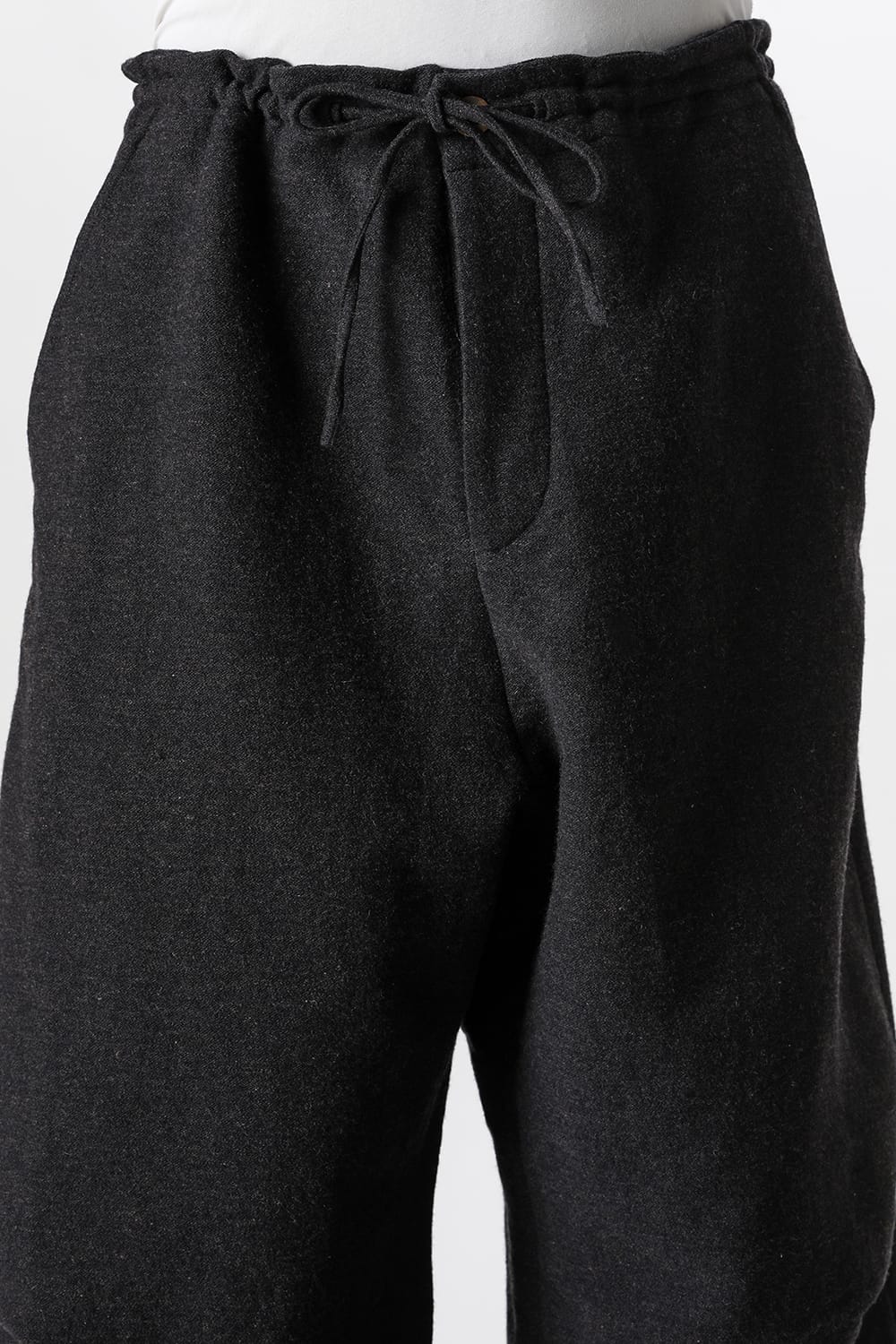 アヴィヴァ ジフェイ シュエ Aviva Jifei Xue Wool Linen Satin Parachute Pants （Black） Black