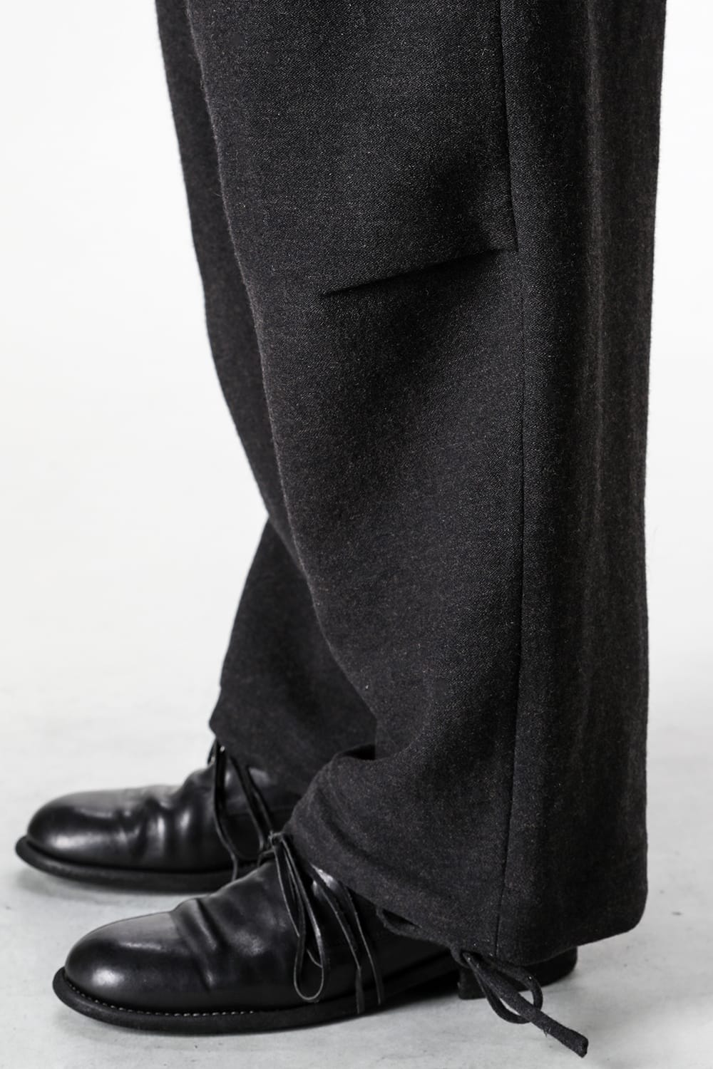 アヴィヴァ ジフェイ シュエ Aviva Jifei Xue Wool Linen Satin Parachute Pants （Black） Black