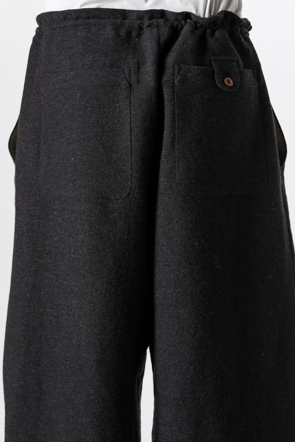アヴィヴァ ジフェイ シュエ Aviva Jifei Xue Wool Linen Satin Parachute Pants （Black） Black