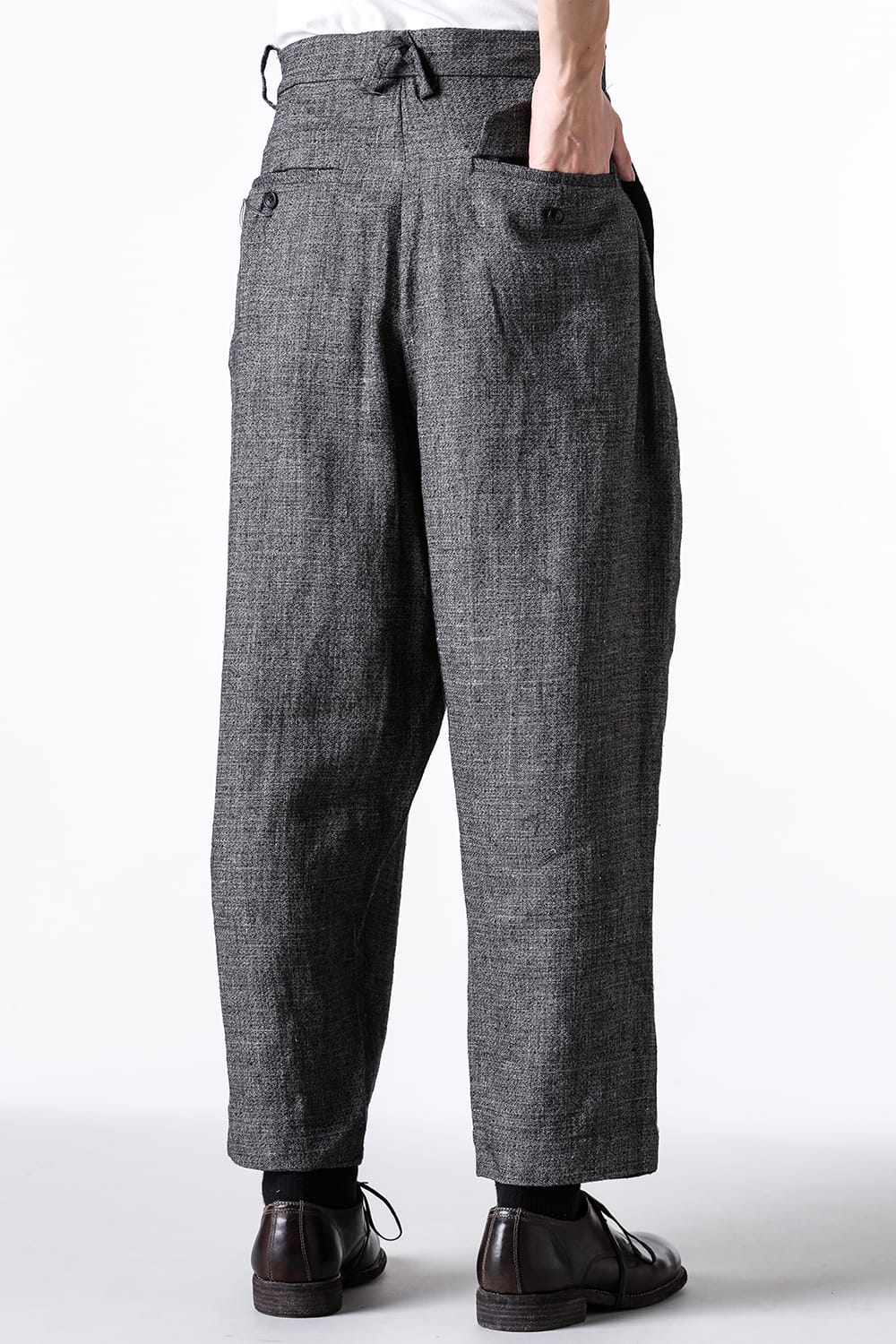 ア テンタティブ アトリエ A TENTATIVE ATELIER Ginsberg：Pleat Tailored Pants （Black Beige） Black Beige