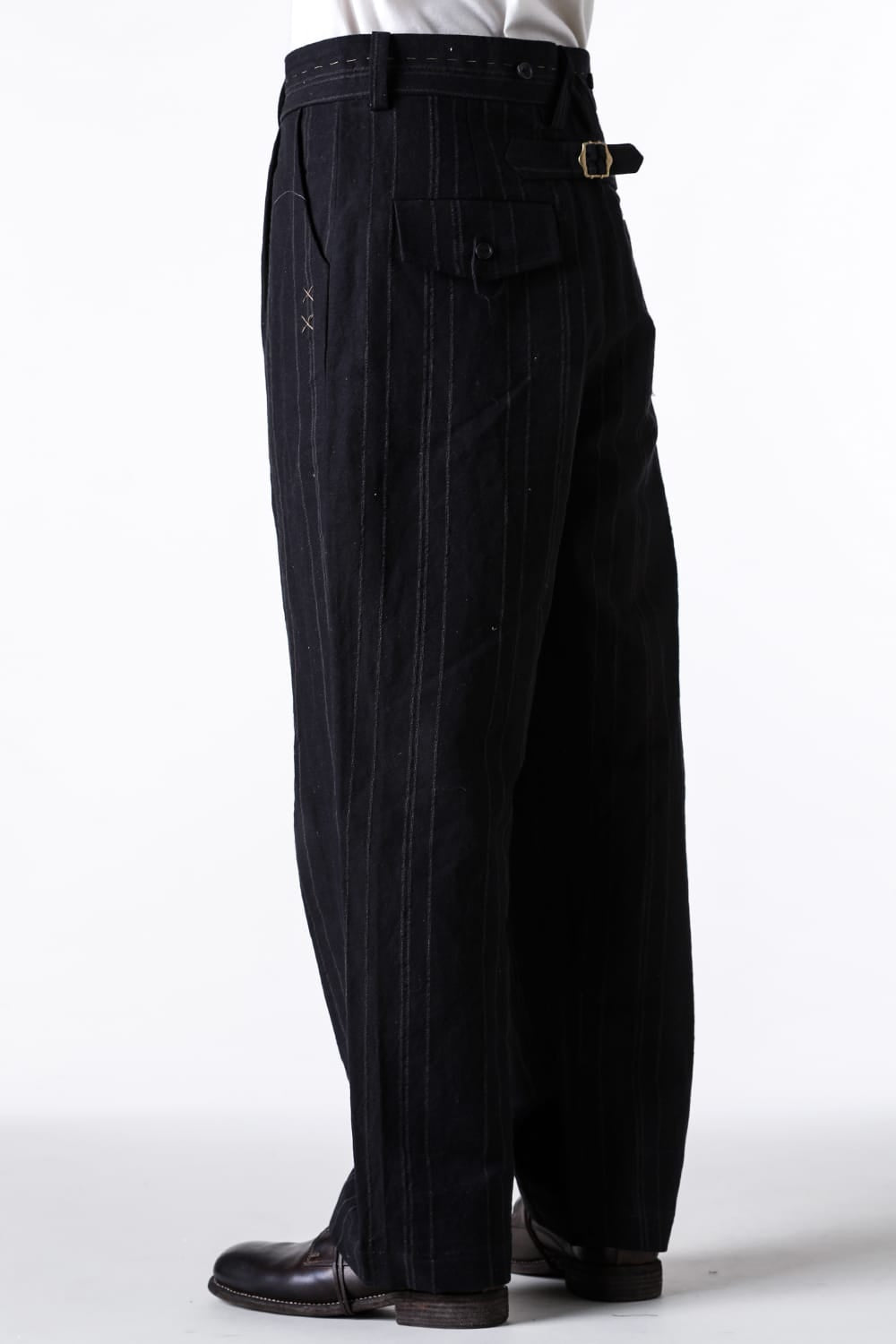 ア テンタティブ アトリエ A TENTATIVE ATELIER Gysin：Hand Stitches Stripes Buckle Pants （Black Stripe） Black Stripe