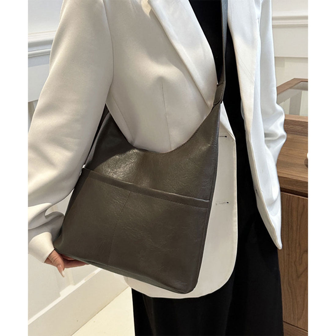 アミュレット Amulet ショルダートートバッグ レディース 軽量 大容量 2way A4収納 通勤 通学 マザーズバッグ シンプル おしゃれ カジュアル 人気 バッグ （ダークブラウン） ダークブラウン