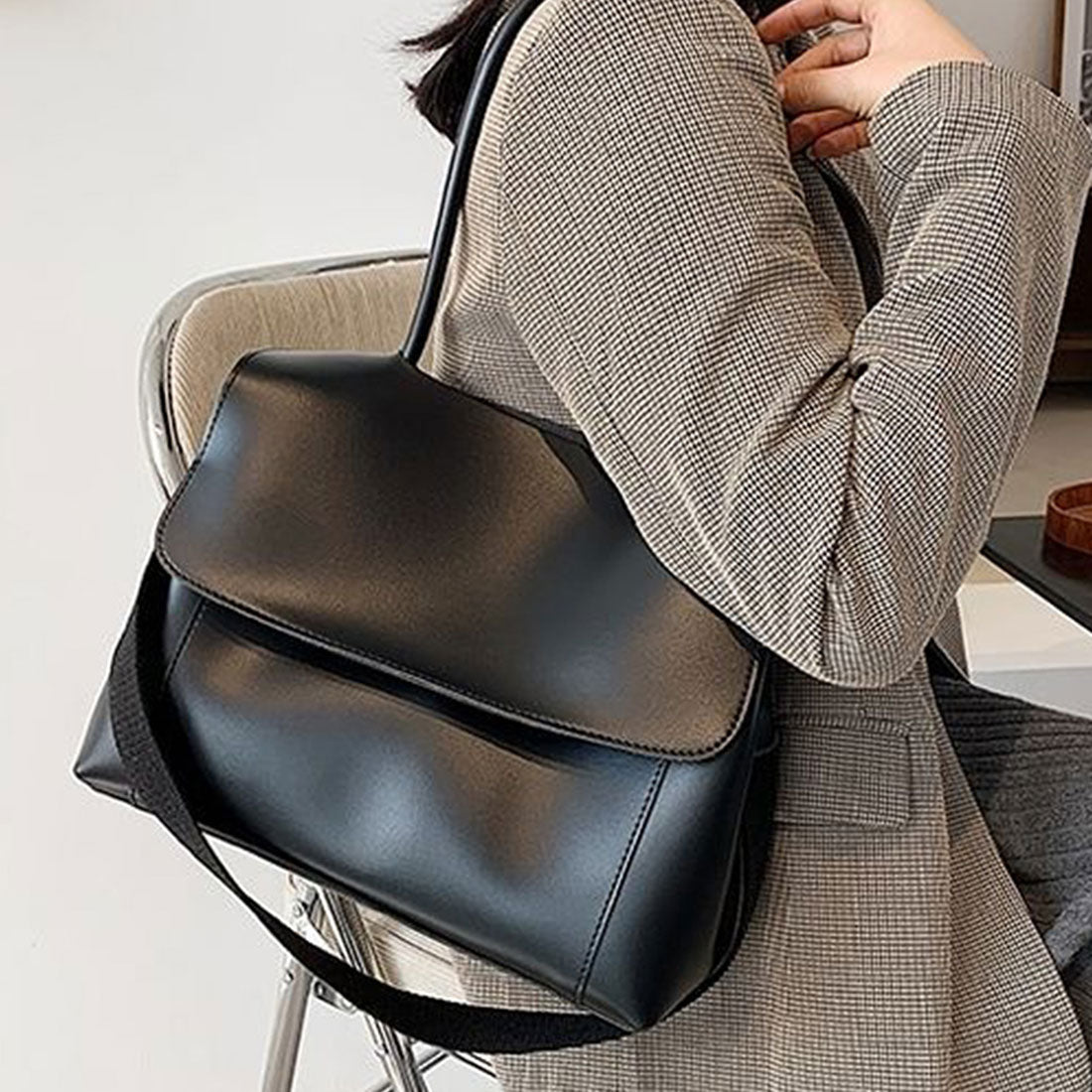 アミュレット Amulet 2wayショルダーバッグ 春 夏 秋 冬 韓国ファッション 10代 20代 30代 レディース 黒 シンプル 鞄 バック 通勤 通学 大容量 肩掛け