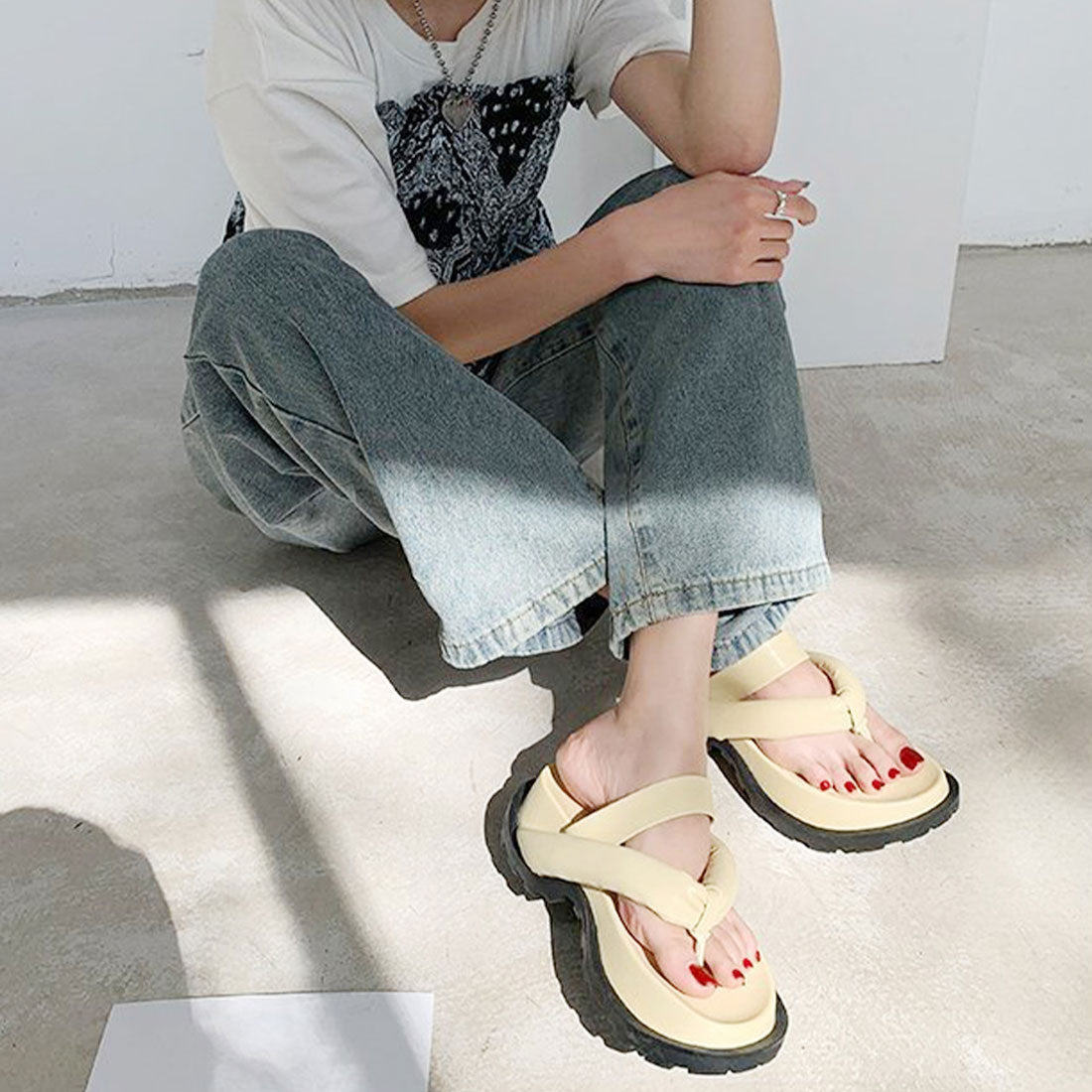 アミュレット Amulet 厚底トングサンダル 春 夏 秋 韓国ファッション 10代 20代 30代 レディース 疲れにくい アウトドア 黒 歩きやすい カジュアル ビーチ