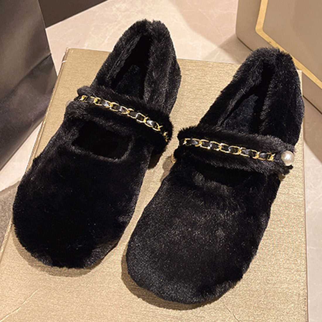 アミュレット Amulet フェイクファーパンプス レディース 10代 20代 30代 韓国ファッション 秋 冬 カジュアル 可愛い 白 黒 シンプル シューズ 靴 フラット
