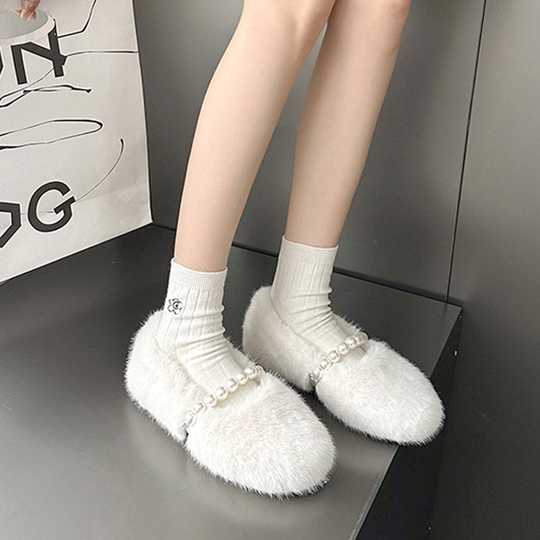 アミュレット Amulet ふわふわフェイクファーシューズ レディース 10代 20代 30代 韓国ファッション カジュアル 可愛い 靴 シューズ フラット ぺたんこ デート