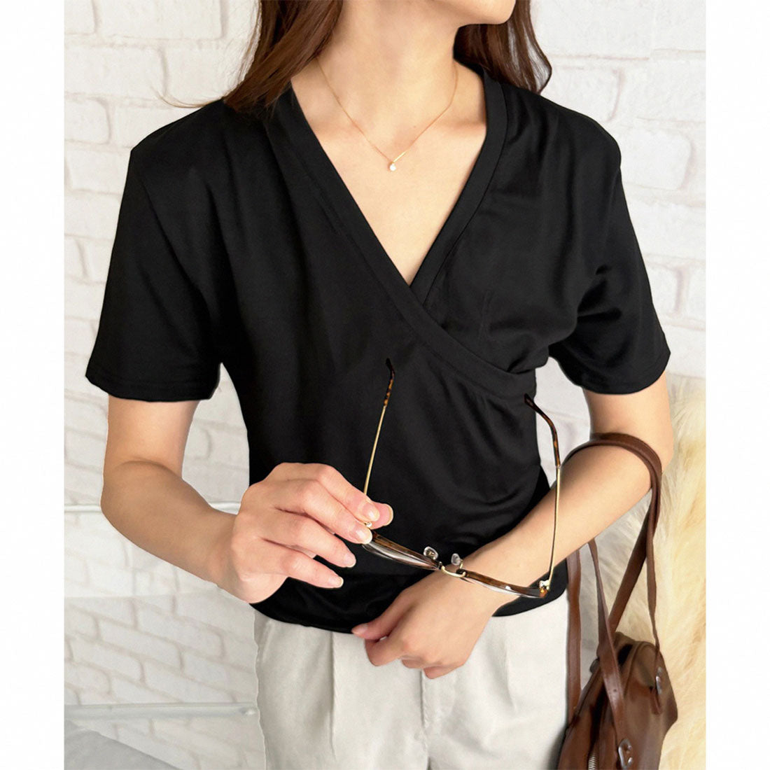 アミュレット Amulet クロスデザインVネックTシャツ ラフ デイリー シャツ カシュクール Tシャツ カジュアル 韓国 ファッション レディース 春夏 着回し 体型カバー （ホワイト） ホワイト