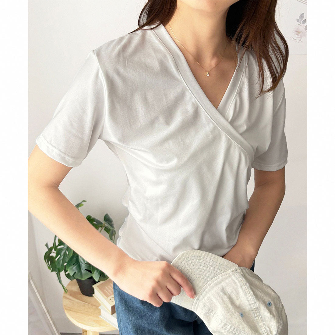 アミュレット Amulet クロスデザインVネックTシャツ ラフ デイリー シャツ カシュクール Tシャツ カジュアル 韓国 ファッション レディース 春夏 着回し 体型カバー （ホワイト） ホワイト