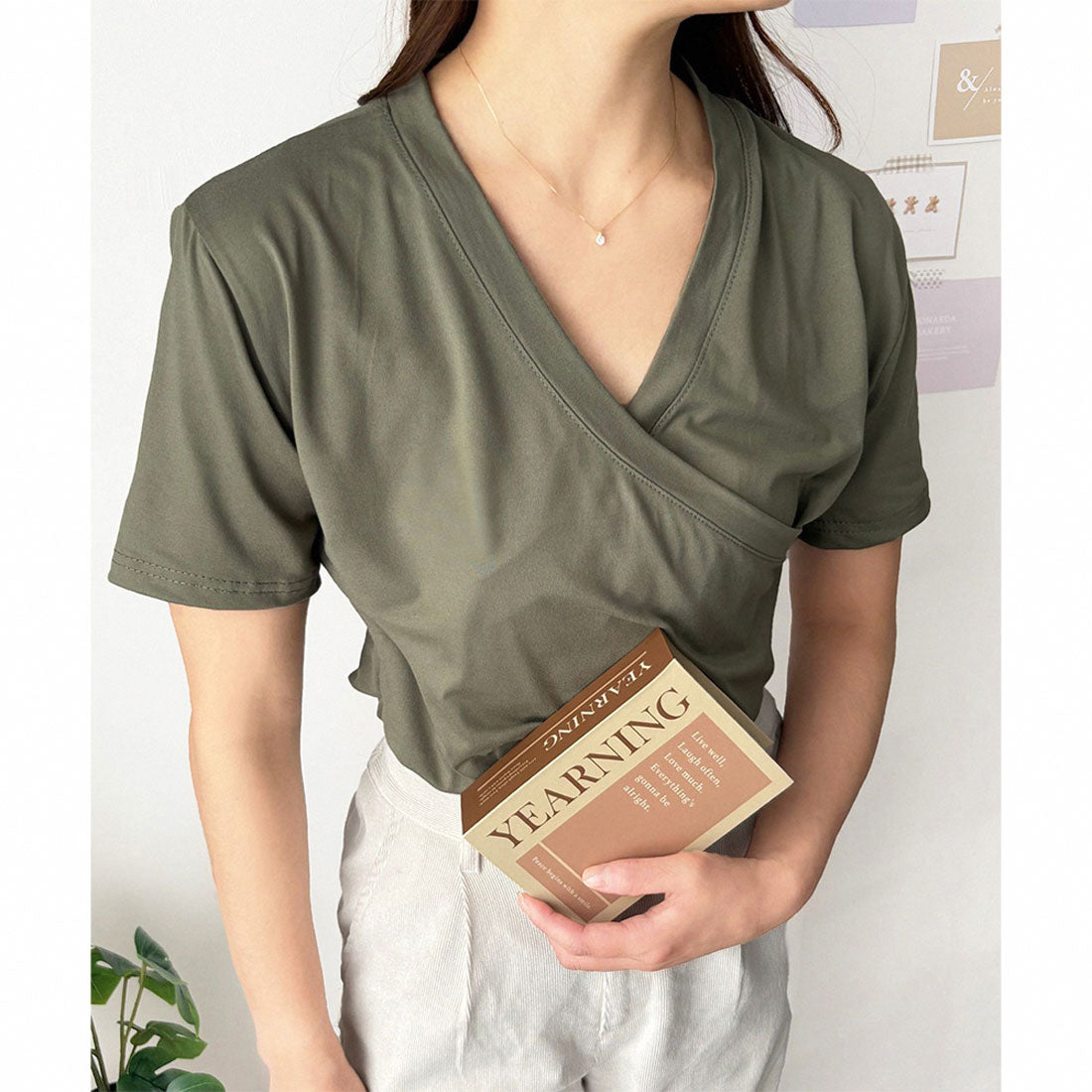 アミュレット Amulet クロスデザインVネックTシャツ ラフ デイリー シャツ カシュクール Tシャツ カジュアル 韓国 ファッション レディース 春夏 着回し 体型カバー （ホワイト） ホワイト