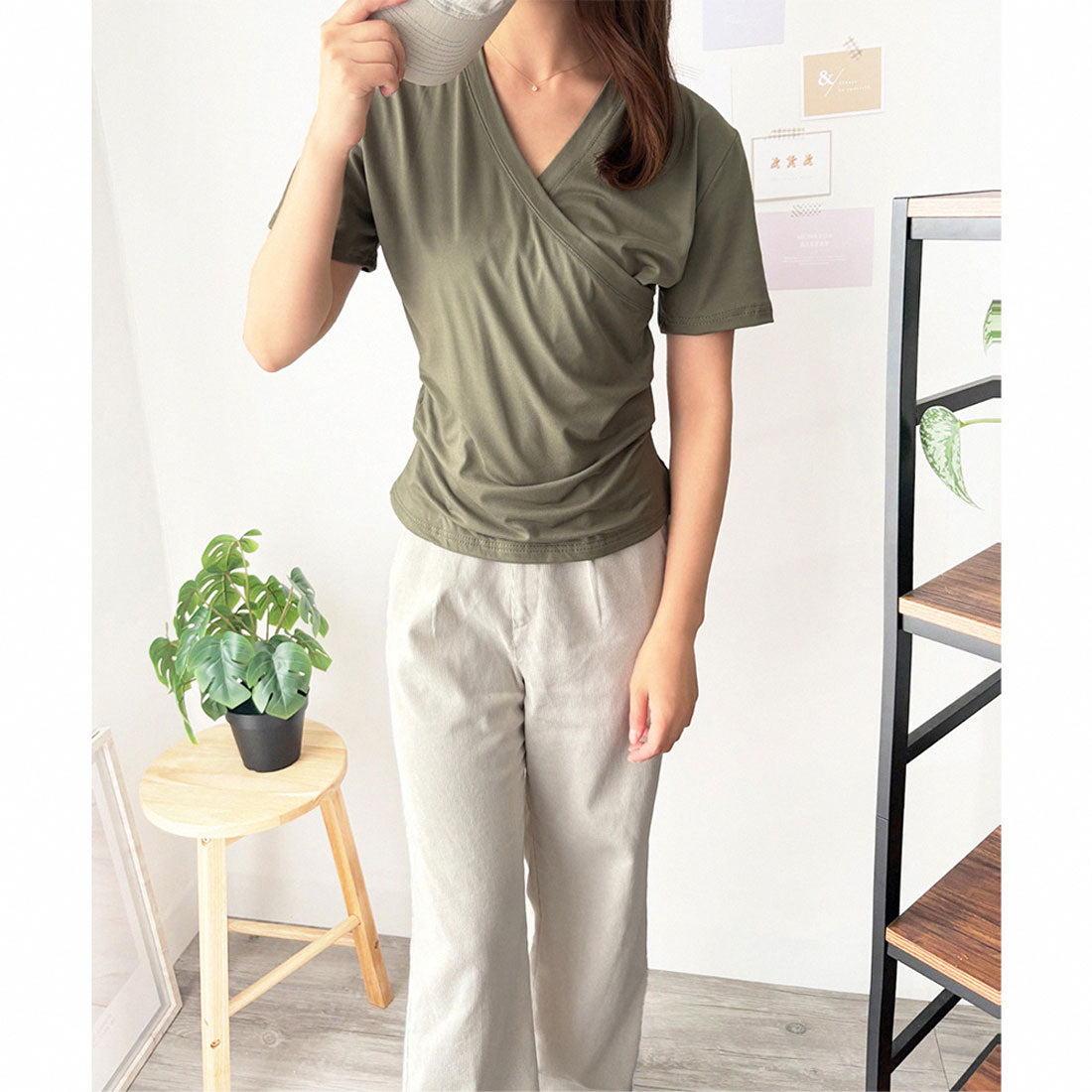 アミュレット Amulet クロスデザインVネックTシャツ ラフ デイリー シャツ カシュクール Tシャツ カジュアル 韓国 ファッション レディース 春夏 着回し 体型カバー （ホワイト） ホワイト