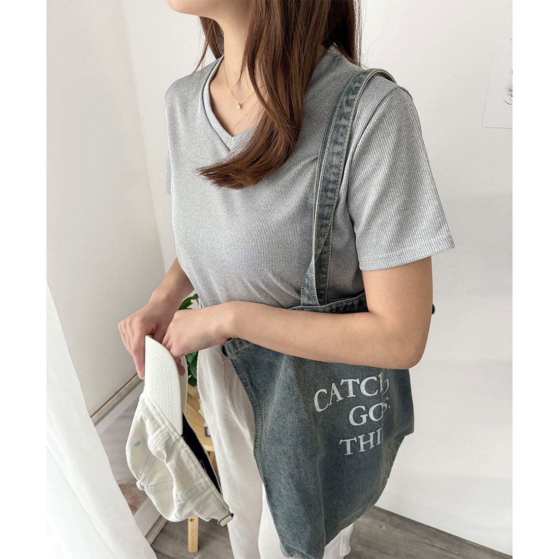 アミュレット Amulet リブタッチVネックトップス リブ 韓国 ファッション レディース 春夏 着回し 万能 体型カバー 夏服 軽やか 通勤 旅行 オフィス カジュアル （ブラック） ブラック