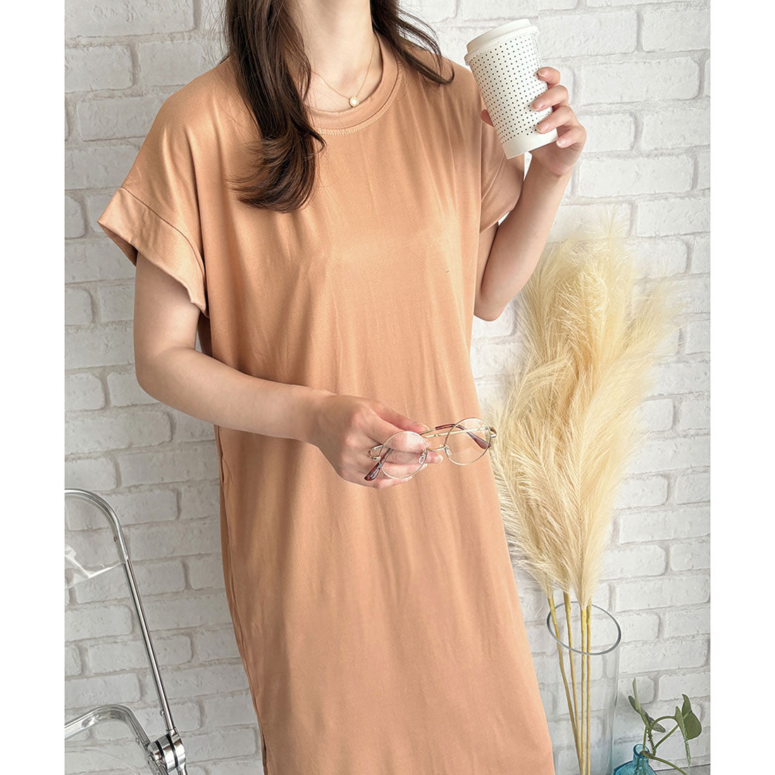 アミュレット Amulet 半袖ロングTシャツワンピース 夏トップス 半袖 デイリー ラフ マキシ シャツ 着回し オフィス カジュアル シンプル 体型カバー 軽やか スリット （ホワイト） ホワイト
