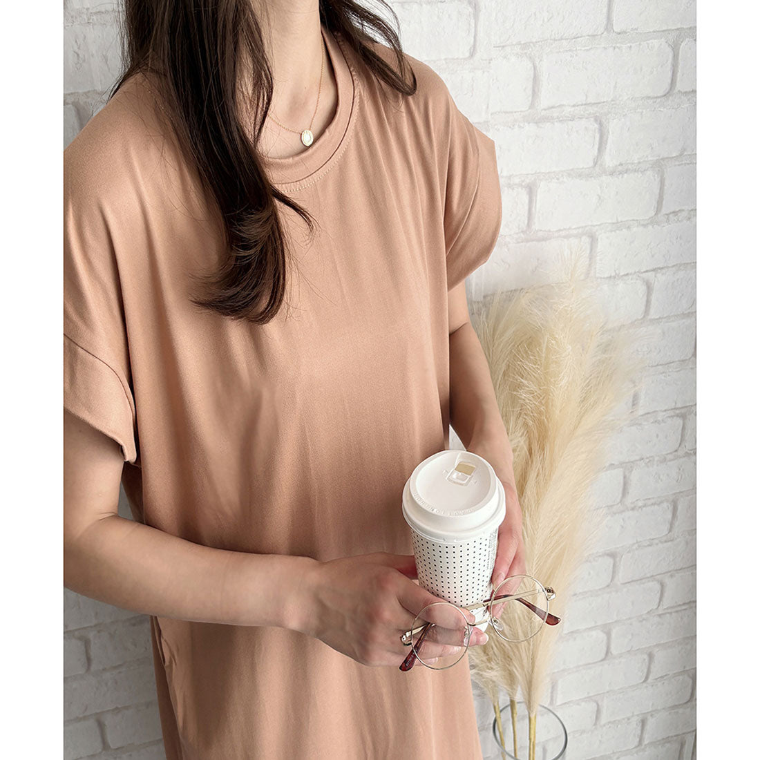 アミュレット Amulet 半袖ロングTシャツワンピース 夏トップス 半袖 デイリー ラフ マキシ シャツ 着回し オフィス カジュアル シンプル 体型カバー 軽やか スリット （ホワイト） ホワイト