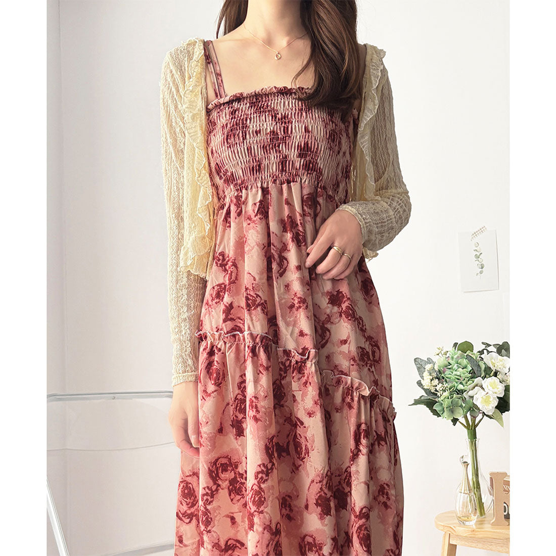 アミュレット Amulet 花柄シャーリングマキシワンピース レディース カジュアル ロング丈 ノースリーブ 春 夏 フラワー柄 フリル 上品 大人 かわいい 韓国 ゆったり （ブラック） ブラック