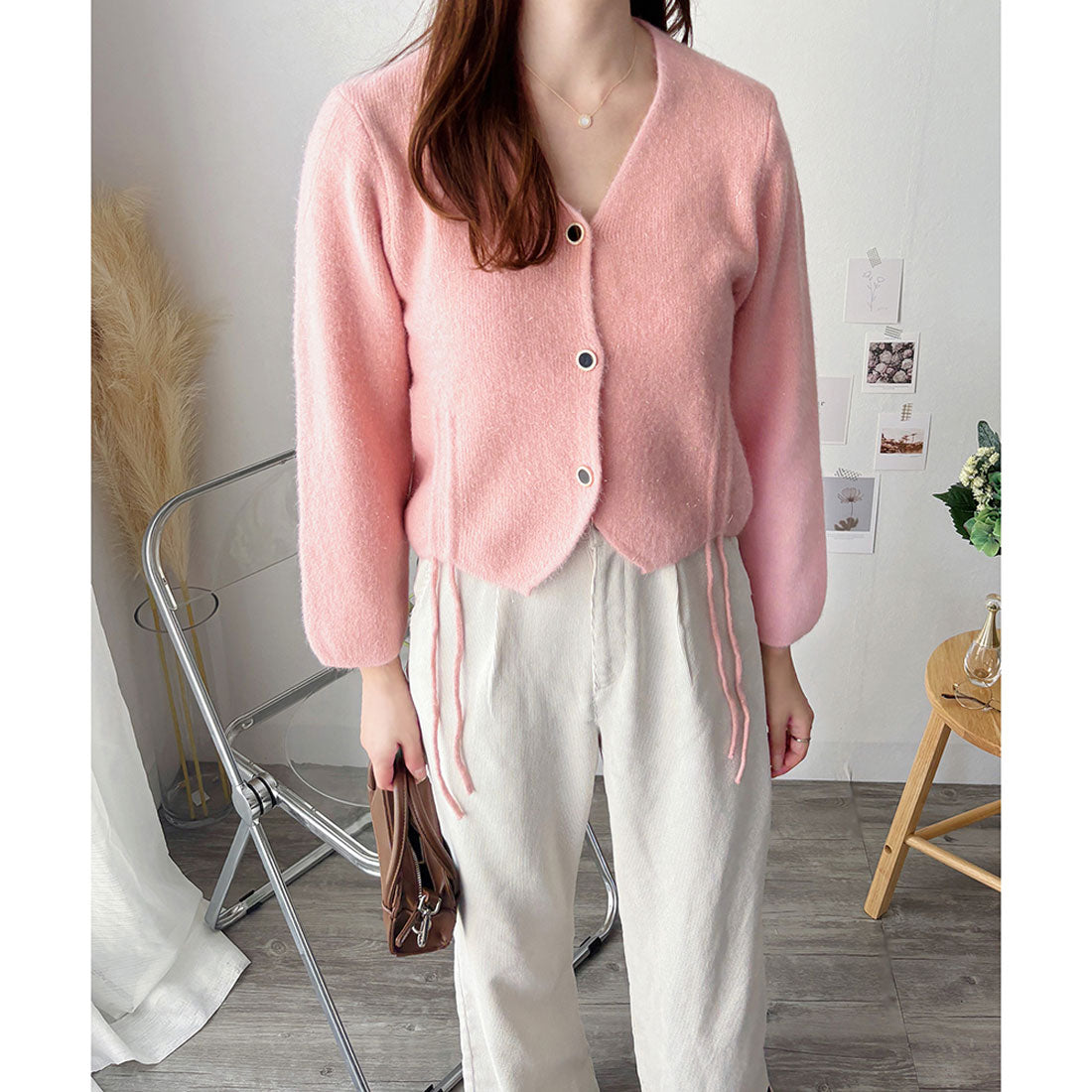 アミュレット Amulet ドロストVネックニットカーディガン レディース 長袖 羽織り ゆったり 大人可愛い ナチュラル 韓国 きれいめ カジュアル 春 秋 冬 白 黒 上品 （パープル） パープル