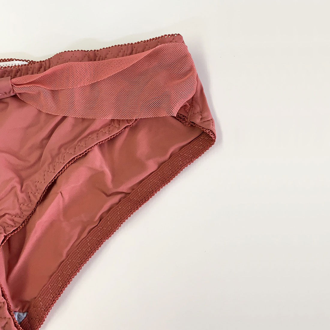 アミュレット Amulet 羽デザインブラジャー＆ショーツセット 上下セット レディース用 女性 インナー ランジェリー ノンワイヤー 背中ホック【返品不可商品】