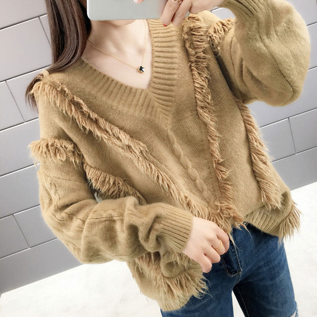 アミュレット Amulet フリンジVネックニット レディース セーター Vネック 無地 カジュアル ボリューム 着痩せ