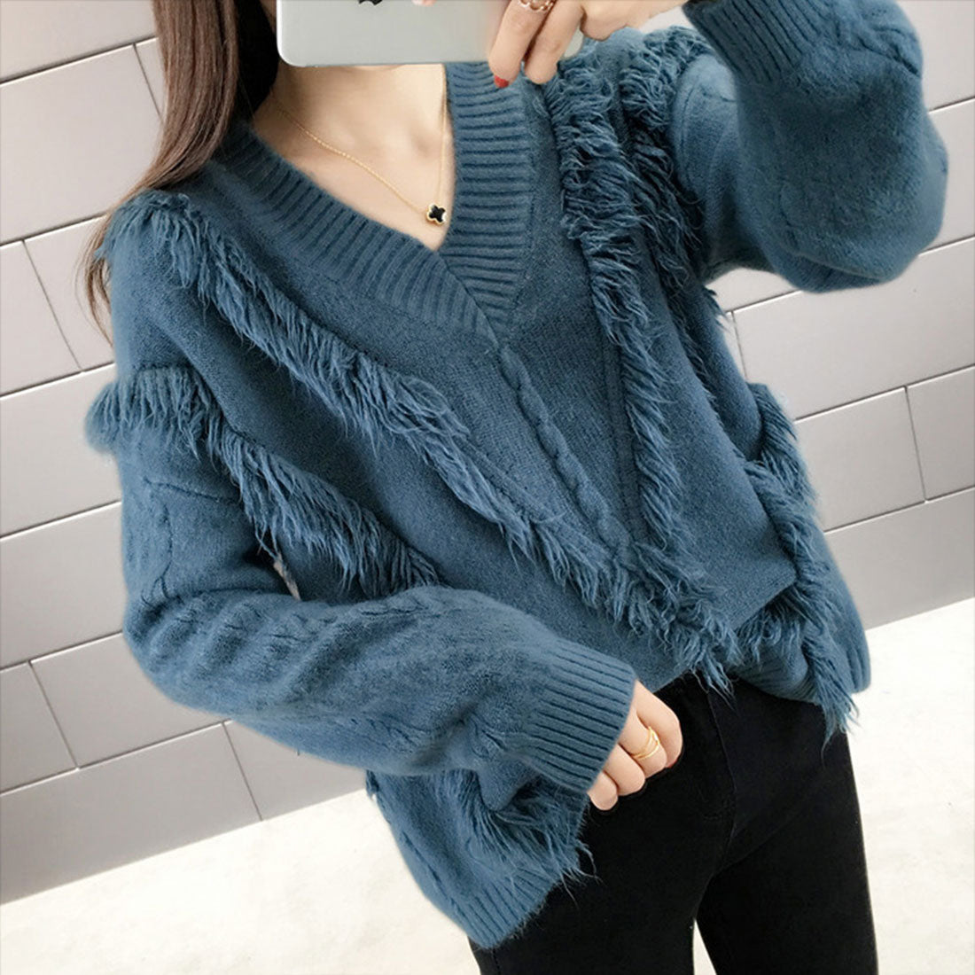 アミュレット Amulet フリンジVネックニット レディース セーター Vネック 無地 カジュアル ボリューム 着痩せ