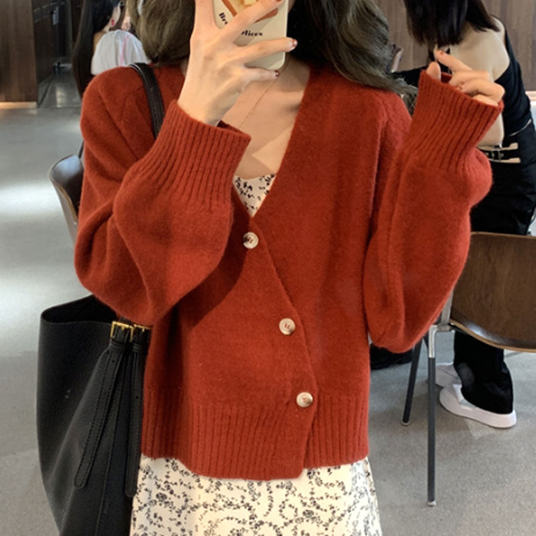 護身符的護身符v脖子前鈕扣開衫女士頂部長袖衣服上衣10s 20s 20s 30s韓國時尚辦公室cajual cajual短長長