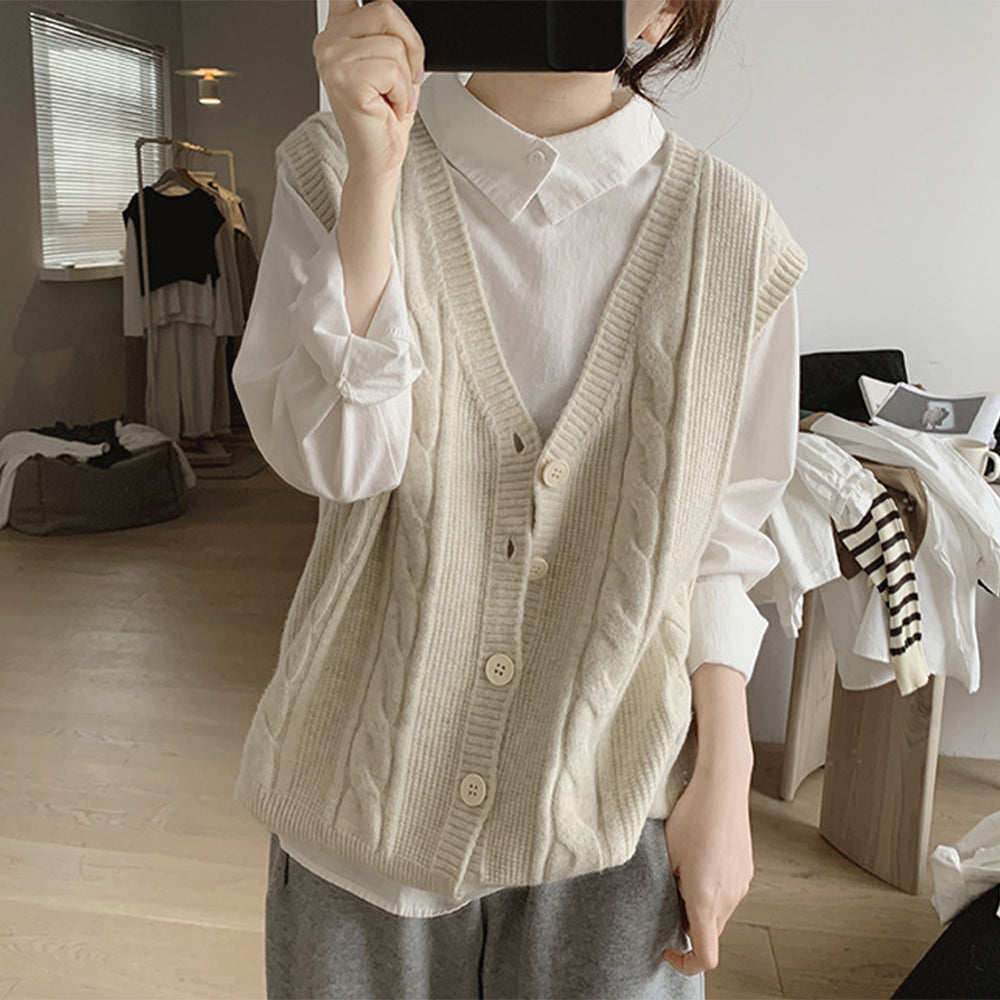 アミュレット Amulet Vネックニットベスト レディース トップス 秋服 冬服 10代 20代 30代 韓国ファッション 韓国 オフィスカジュアル シンプル ケーブル柄 ボタン