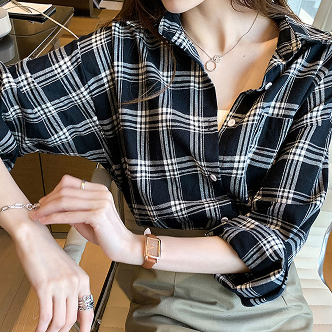 Amulet Checkered Oversized Shirt for Women, Tops, Long Sleeves, Autumn Clothes, Winter Clothes, Teens, 20s, 30s, Korean Fashion, Korea, Large Sizes, Casual, Classic, Mix and Match
