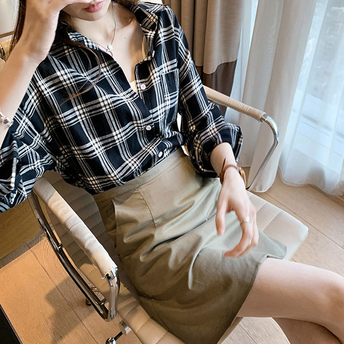 Amulet Checkered Oversized Shirt for Women, Tops, Long Sleeves, Autumn Clothes, Winter Clothes, Teens, 20s, 30s, Korean Fashion, Korea, Large Sizes, Casual, Classic, Mix and Match