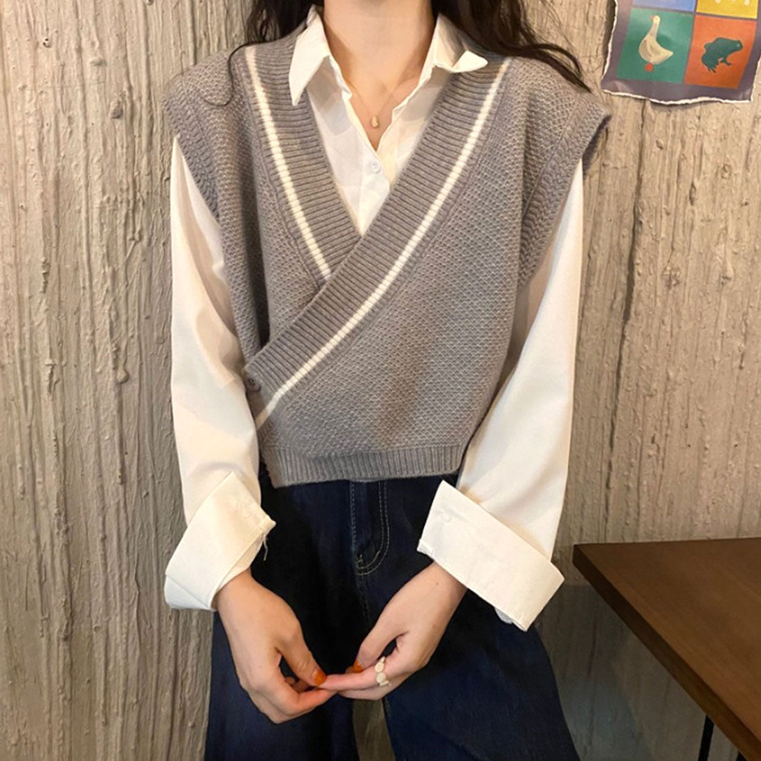 アミュレット Amulet ショート丈Vネックベスト レディース トップス 春服 秋 10代 20代 30代 韓国ファッション ショート丈 オフィスカジュアル ベーシック 着回し