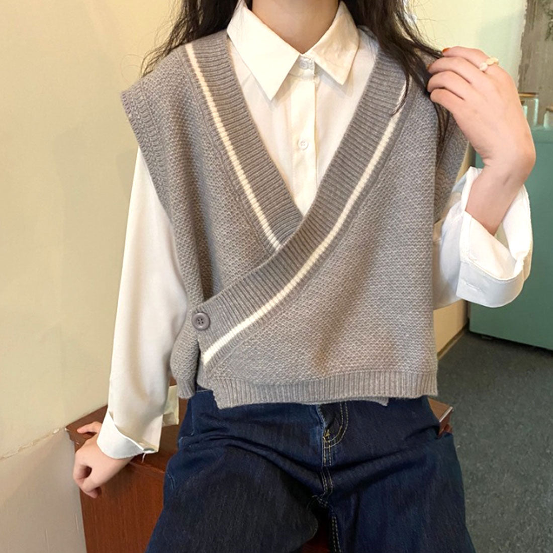 アミュレット Amulet ショート丈Vネックベスト レディース トップス 春服 秋 10代 20代 30代 韓国ファッション ショート丈 オフィスカジュアル ベーシック 着回し