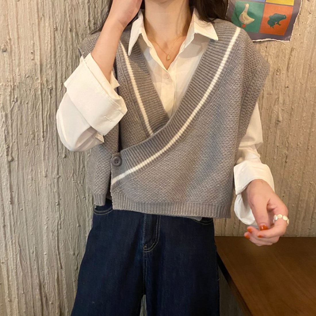 アミュレット Amulet ショート丈Vネックベスト レディース トップス 春服 秋 10代 20代 30代 韓国ファッション ショート丈 オフィスカジュアル ベーシック 着回し
