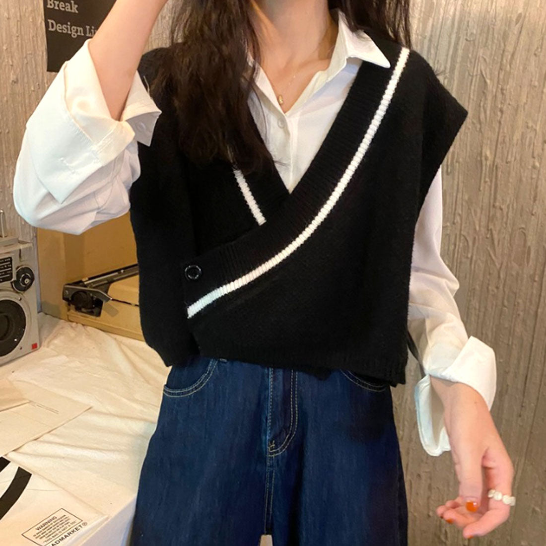 アミュレット Amulet ショート丈Vネックベスト レディース トップス 春服 秋 10代 20代 30代 韓国ファッション ショート丈 オフィスカジュアル ベーシック 着回し