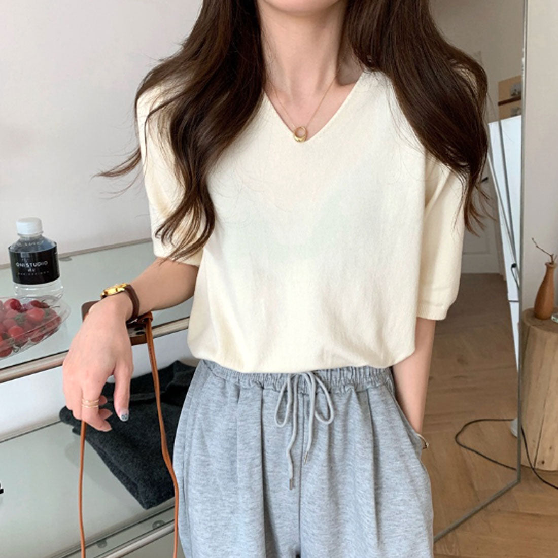 アミュレット Amulet Vネック薄手ニット レディース トップス 五分袖 半袖 無地 春服 夏 秋 10代 20代 韓国ファッション オフィスカジュアル デコルテ キレイめ