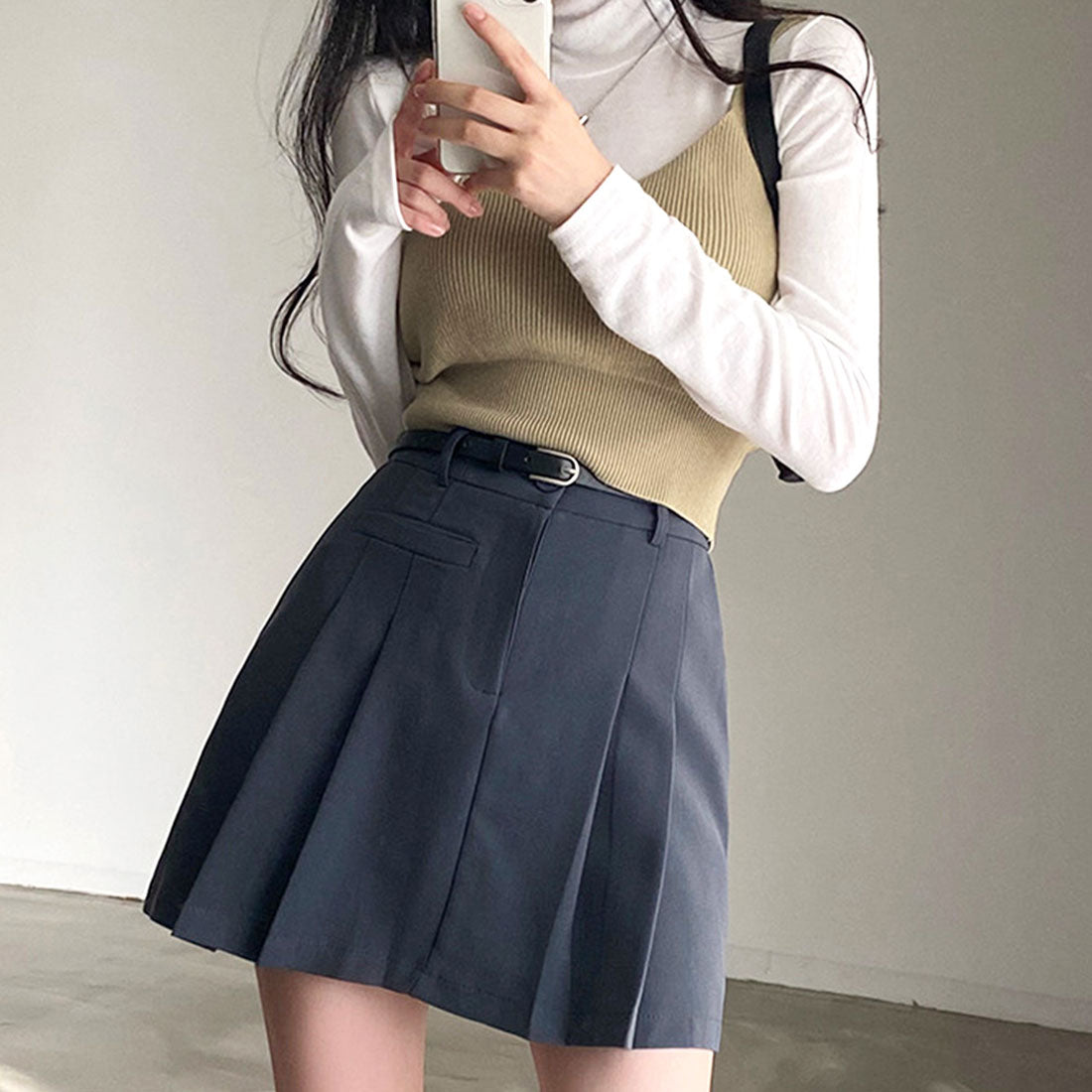 Amulet Short Knit Camisole Women's Tops Spring Summer Clothes Korean Fashion Teens 20s 30s Office Casual Summer Knit Layered Sexy
