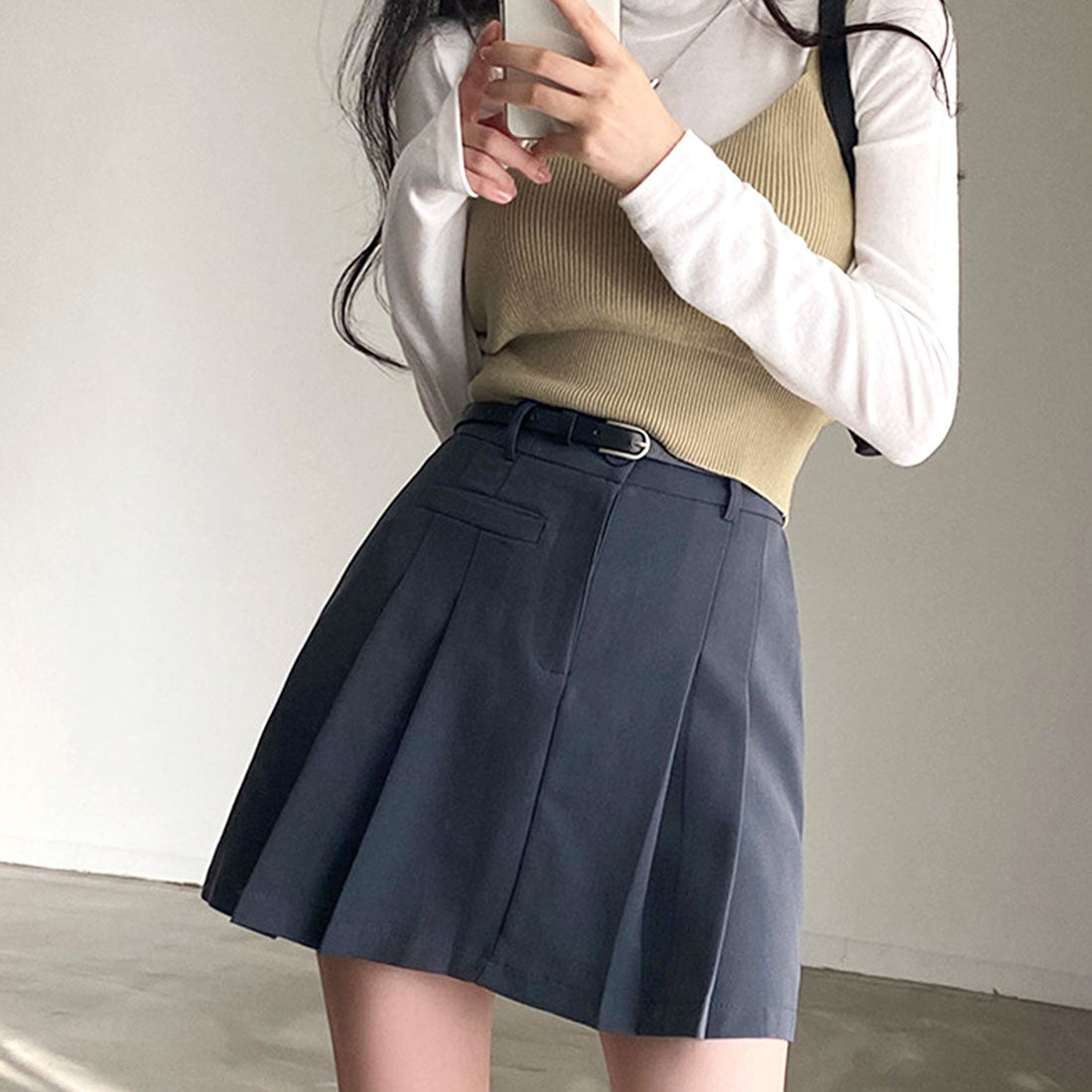 Amulet Short Knit Camisole Women's Tops Spring Summer Clothes Korean Fashion Teens 20s 30s Office Casual Summer Knit Layered Sexy