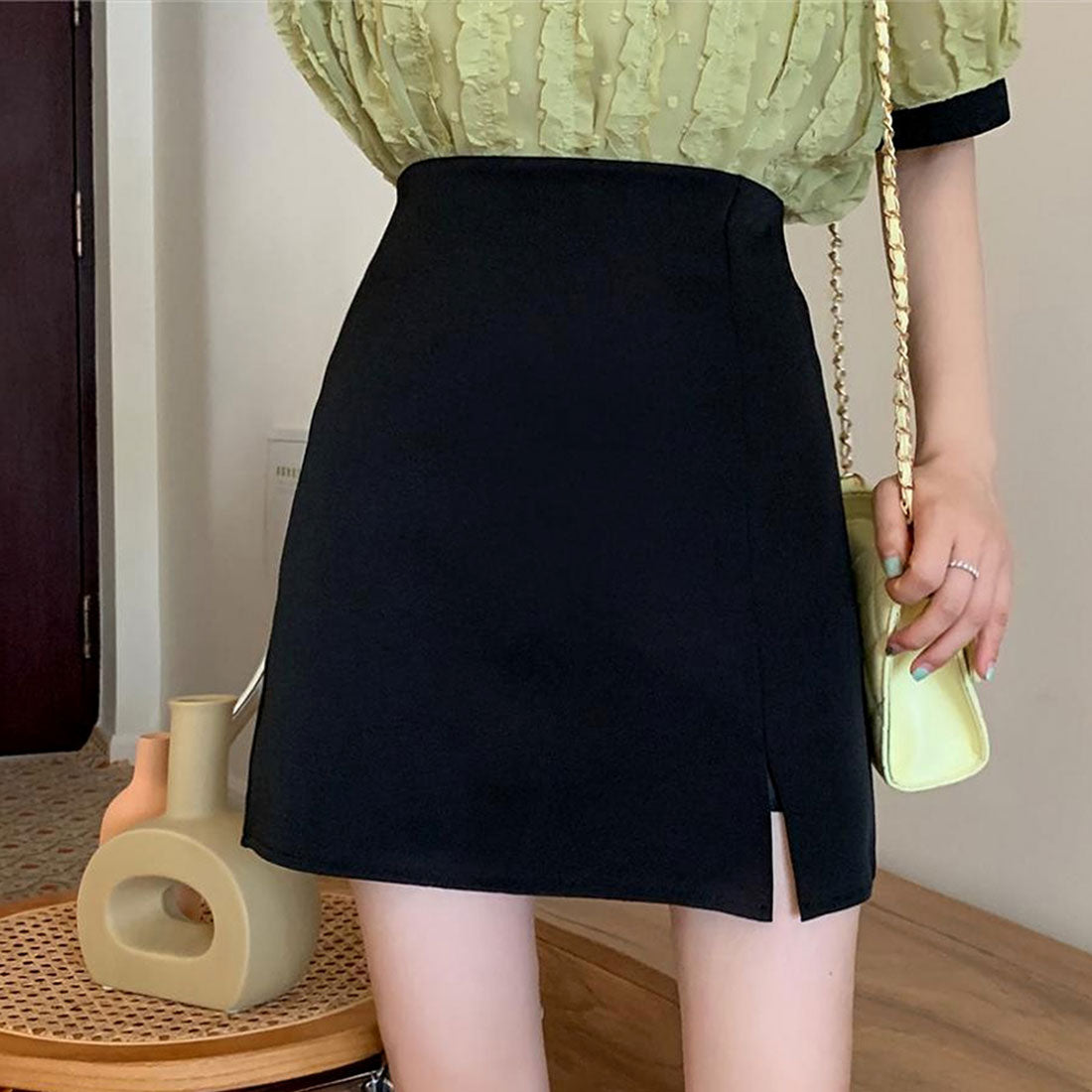 アミュレット Amulet ミニスリットスカート 春 夏服 秋 韓国ファッション 10代 20代 30代 ショート 無地 ミニ丈 レディース おしゃれ タイトミニスカート